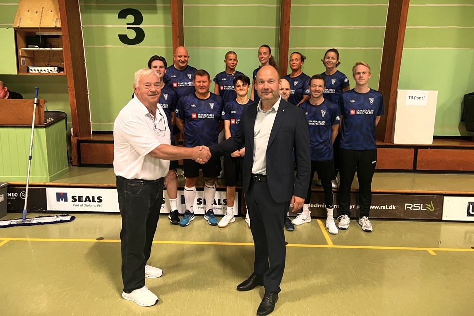 Photo: sn.dk Sparekassen Kronjylland Partners with Humlebæk Badminton Klub to Support Local Youth and Elite Sport