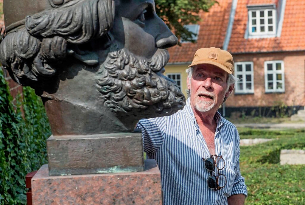 Palle Bruun tager deltagerne med på en tur gennem Kalundborgs kendte og ukendte steder.