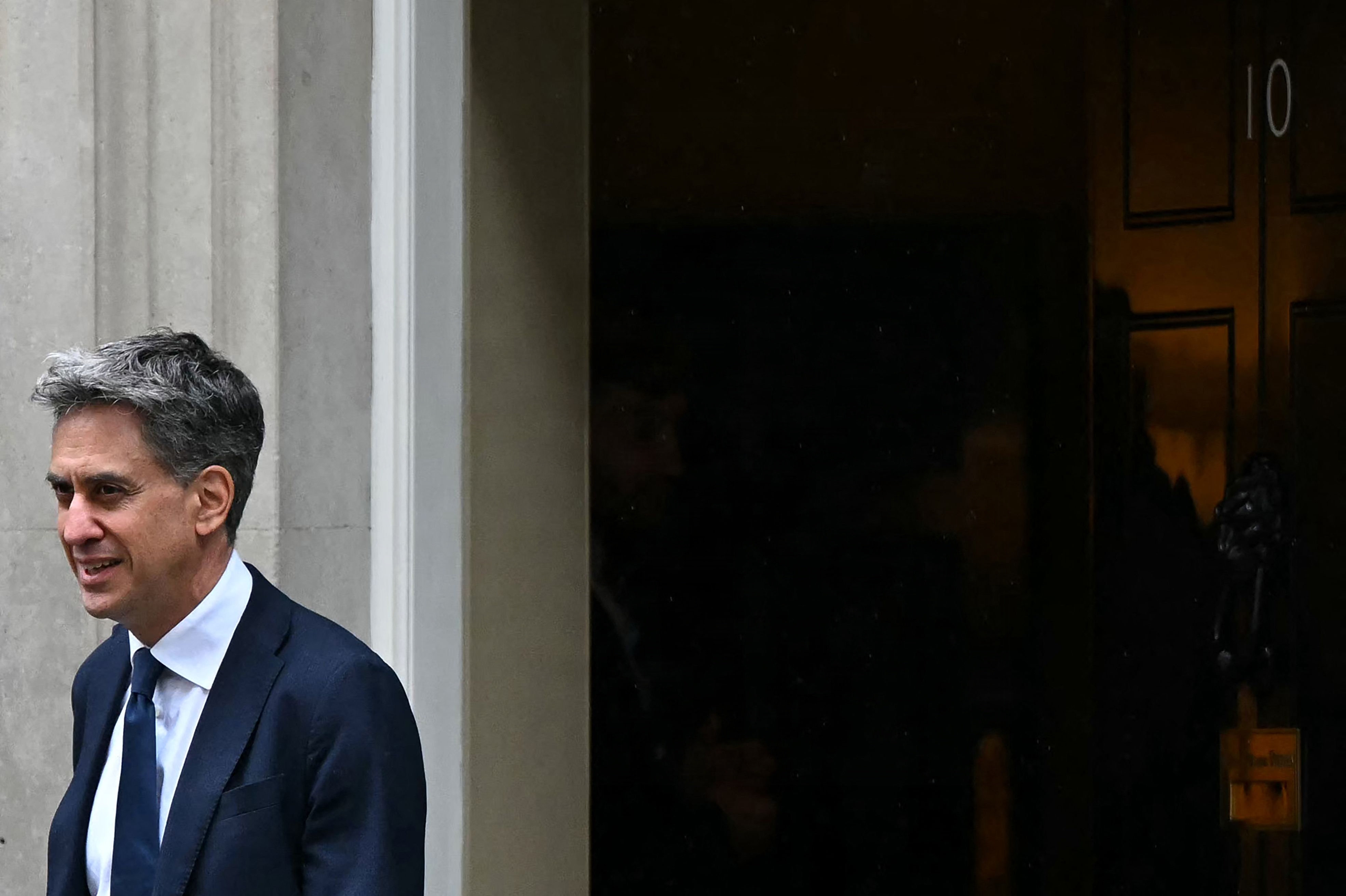 Den britiske udenrigsminister, Ed Miliband, som tirsdag deltog i et regeringsmøde i London, har udsendt en fælleserklæring fra 12 lande, herunder Danmark, som støtter handelsrestriktioner med israelske bosætteres varer.