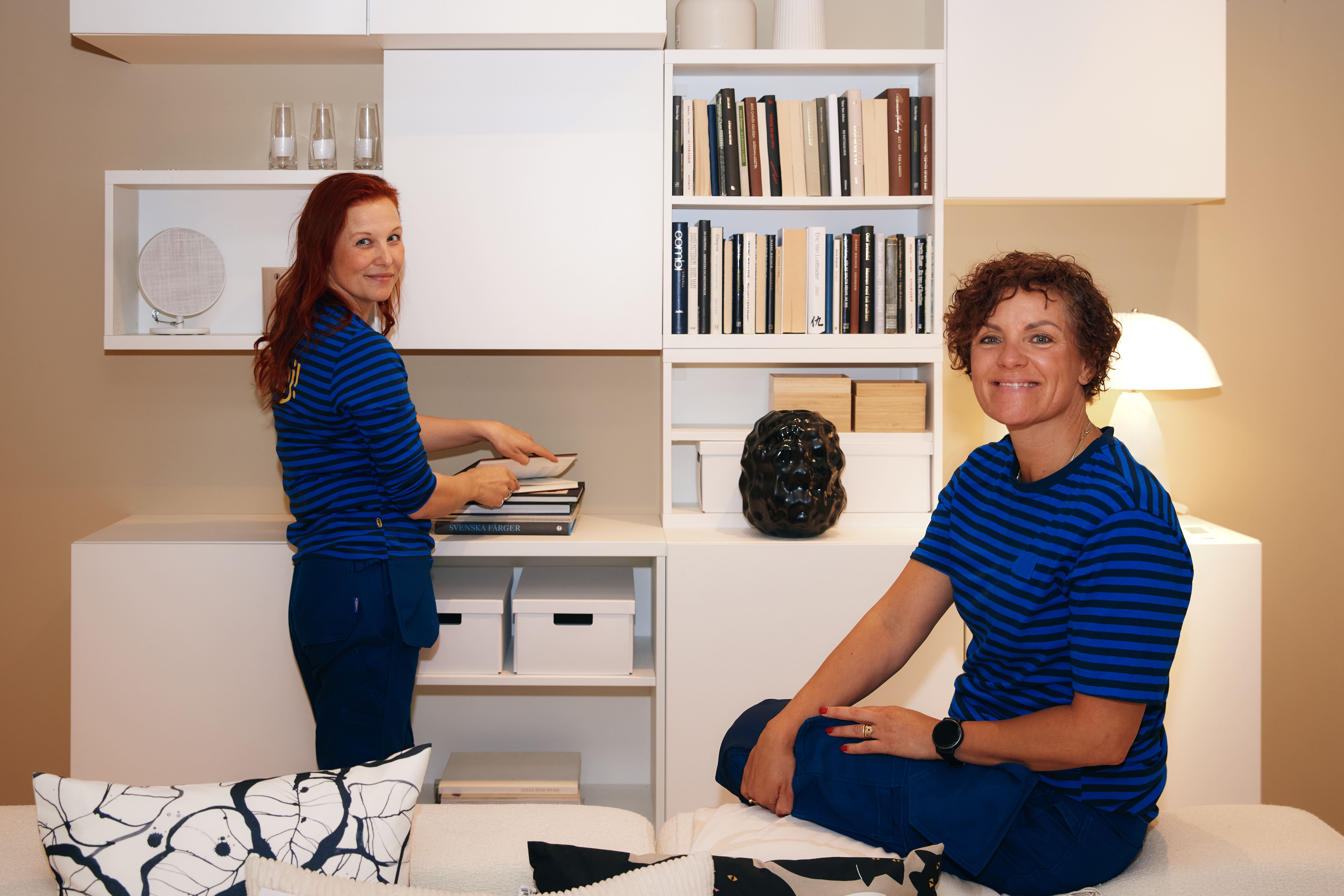 Programmet giver Christine og Daniel 24 timer til at indrette deres egen version af stuen midt i IKEA Taastrup