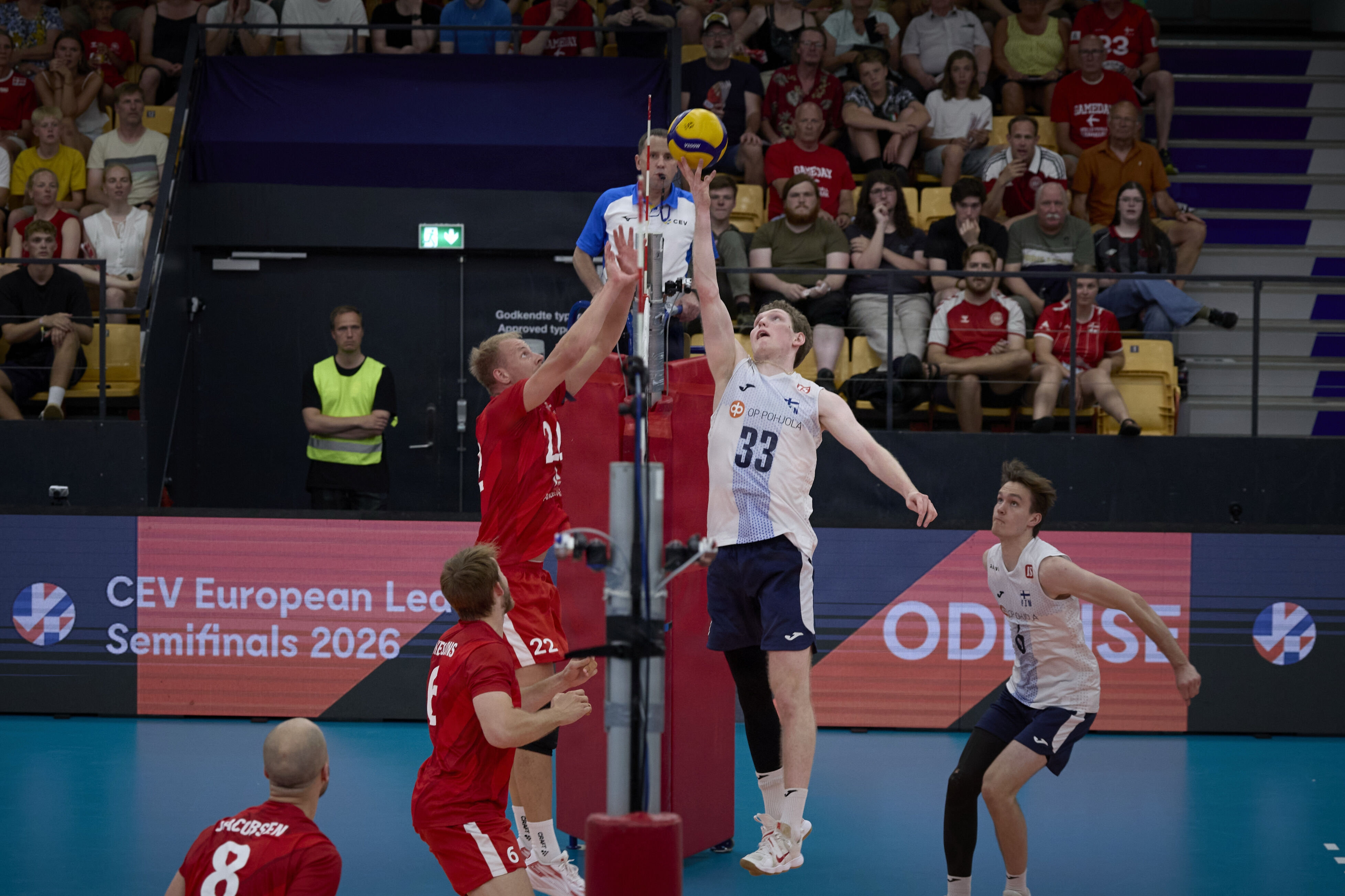 De danske volleyballherrer tabte til Finland i juni. Nu kan de tage revanche i åbningskampen ved EM, men det meste af holdet kæmper med madforgiftning. (Arkivfoto).
