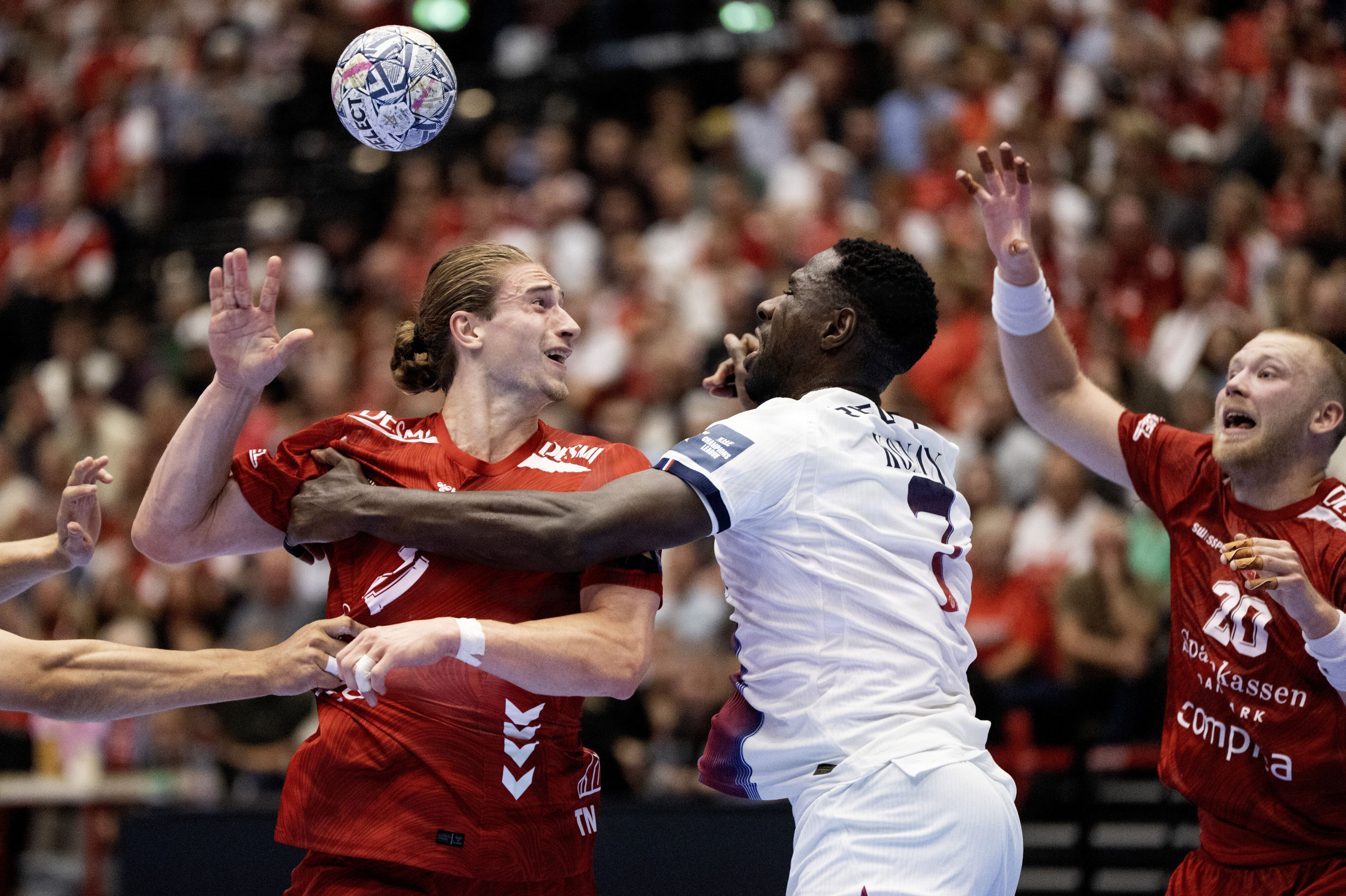 Aalborgs håndboldherrer var tæt på triumfen, men det endte med et enkelt point mod PSG.