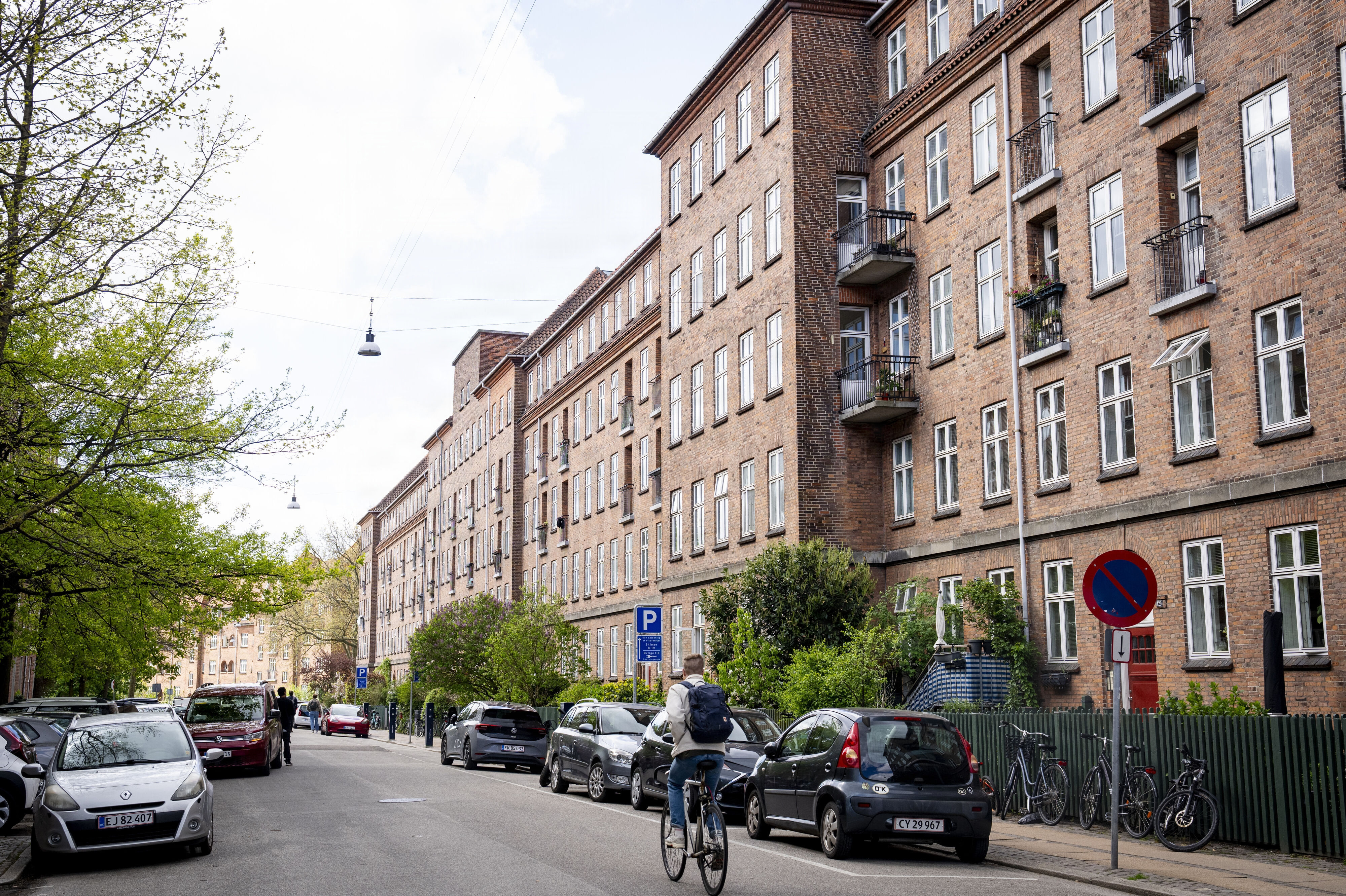 Priserne på lejligheder falder i København. På billedet ses lejligheder på Nørrebro. (Arkivfoto).