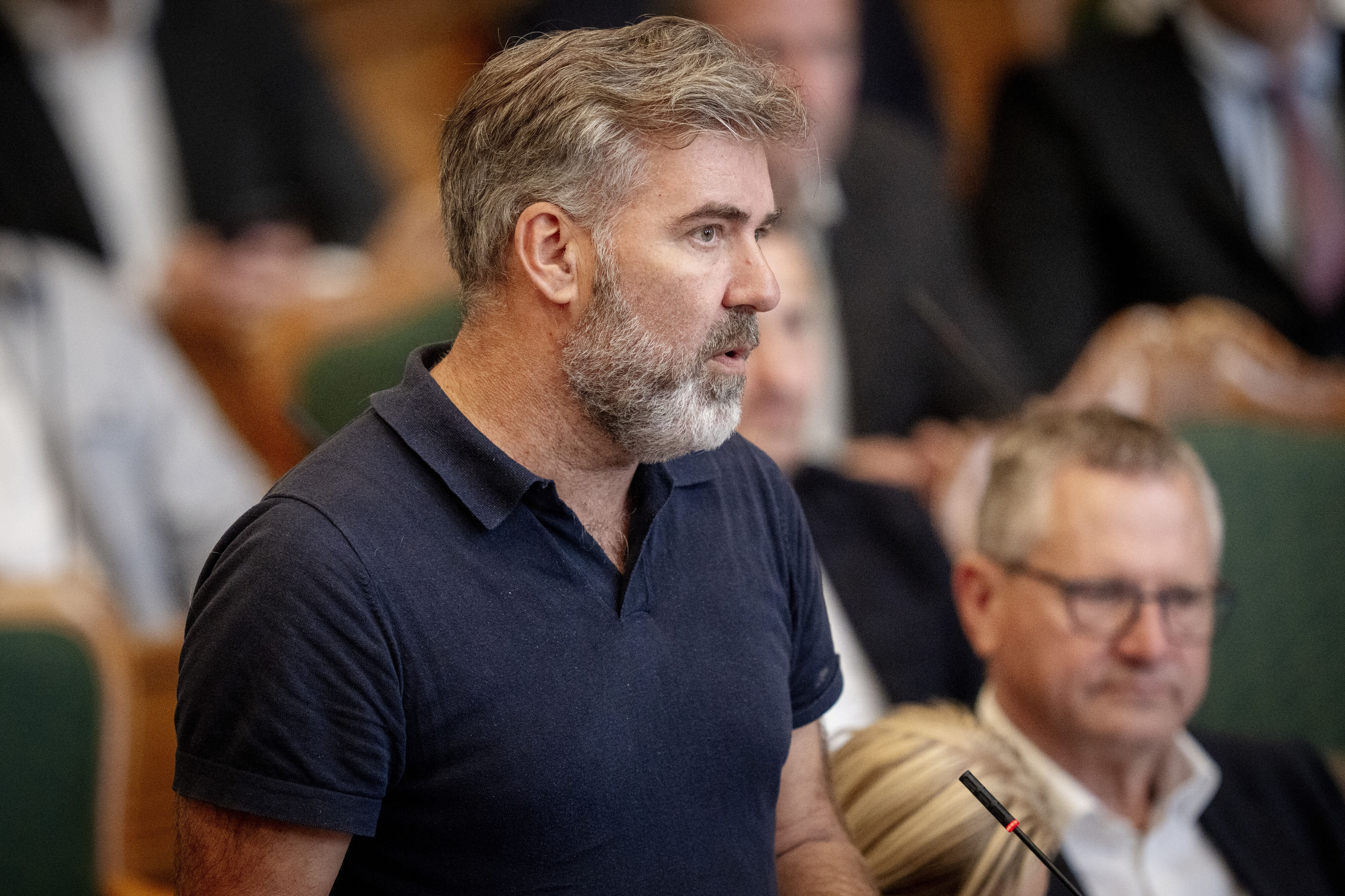Regeringen skal "gennemføre en fremtidssikring af bilbeskatningen, som fundamentalt handler om at fjerne registreringsafgifter på biler", siger eksminister Lars Aagaard (M) til Jyllands-Posten.