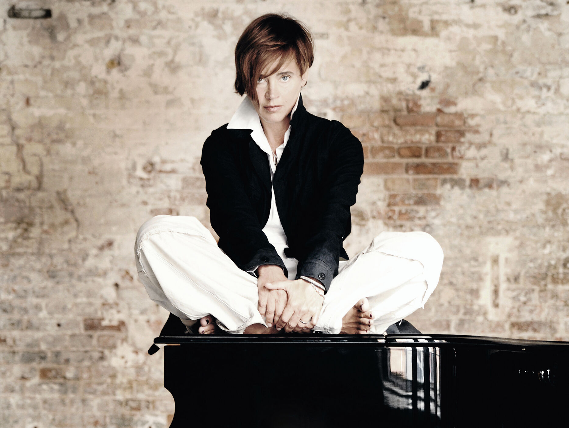 Den tyske komponist og pianist Ulrike Haage skaber meditative klangbilleder til aftengudstjenesten i Hørsholm Kirke 24. september.