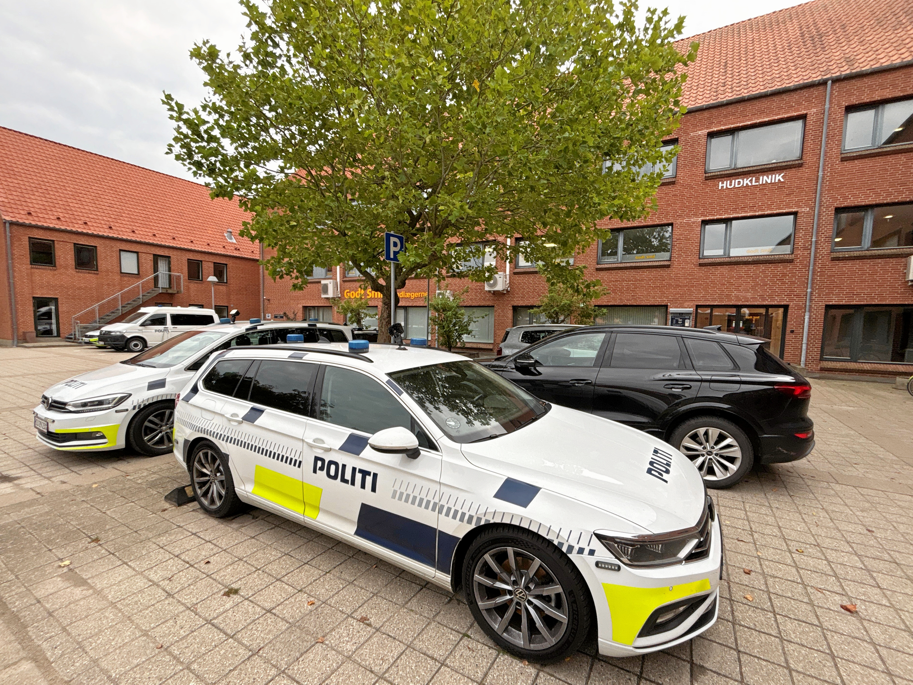 Kalundborg Politistation vil fra den 1. oktober igen være bemandet døgnet rundt. Det skal give en bedre patruljedækning og synlighed i Kalundborg, siger politidirektøren.