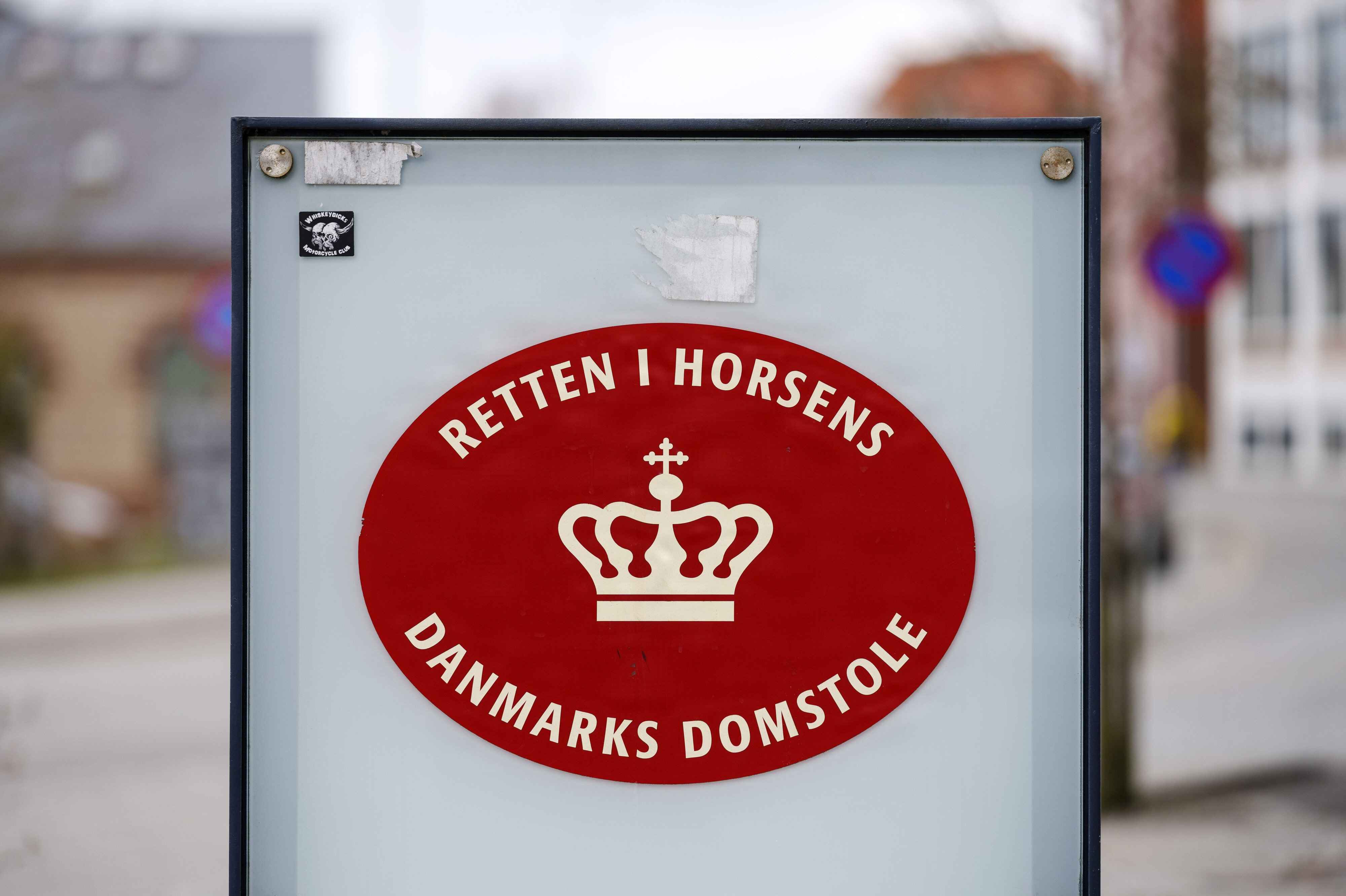 En dommer ved Retten i Horsens skal lørdag tage stilling til, om en mand, der er sigtet i en sag om falske pengesedler, skal varetægtsfængsles. (Arkivfoto).