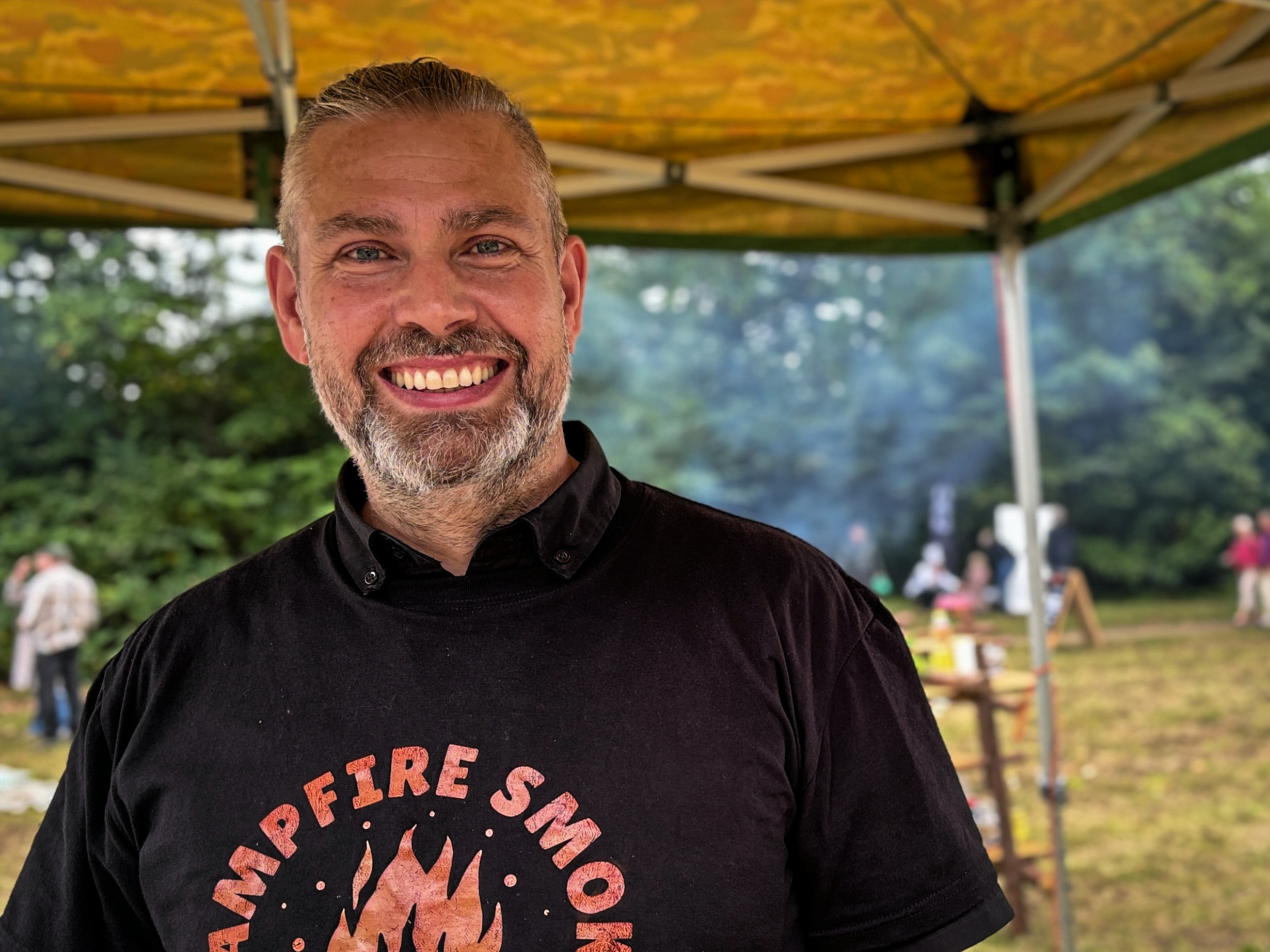 I år er det fjerde gang, Karsten Harboe viser gæsterne til Food on Fire færdigheder fra det primitive udendørsliv.