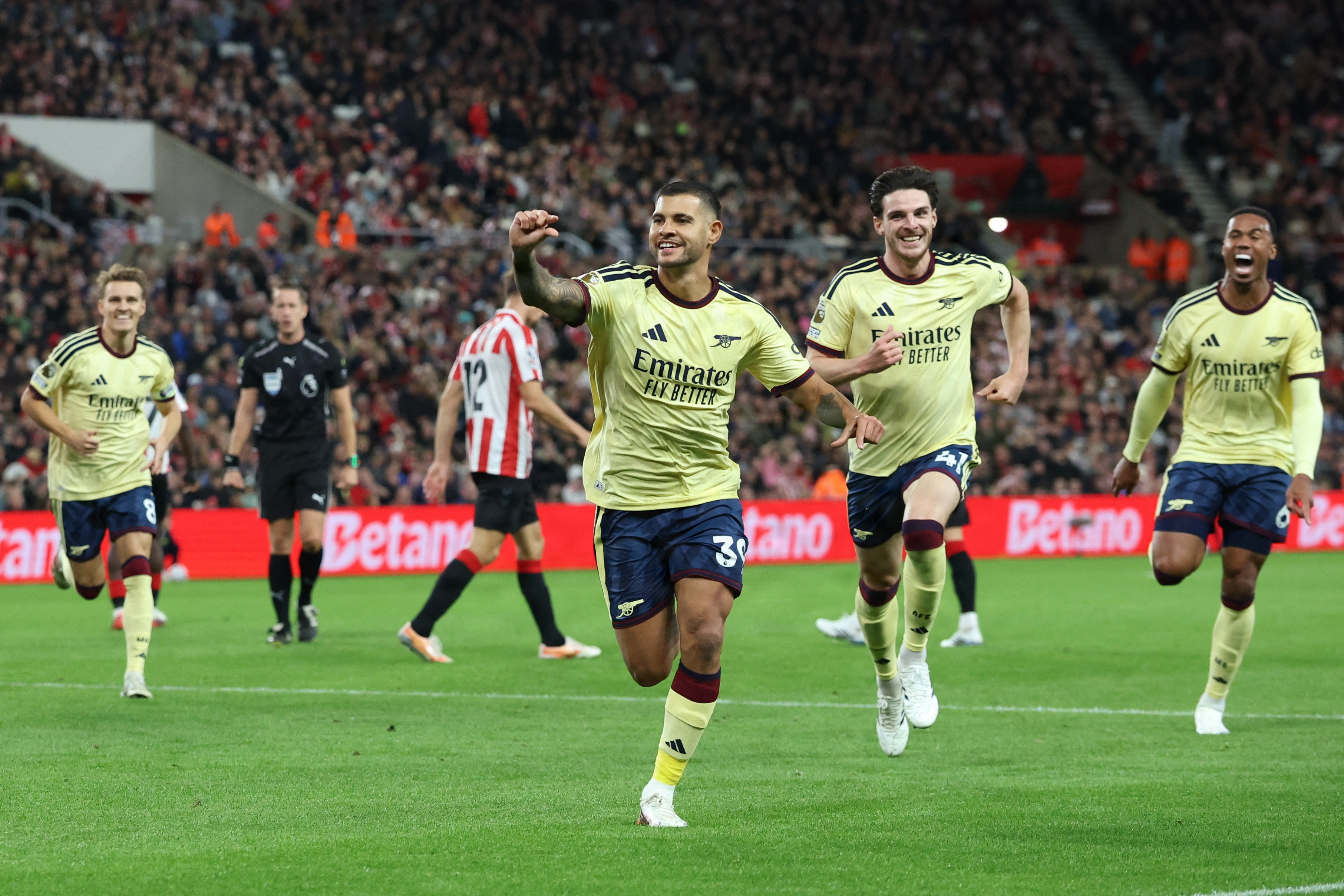 Bruno Guimaraes jubler over sit første mål for Arsenal.