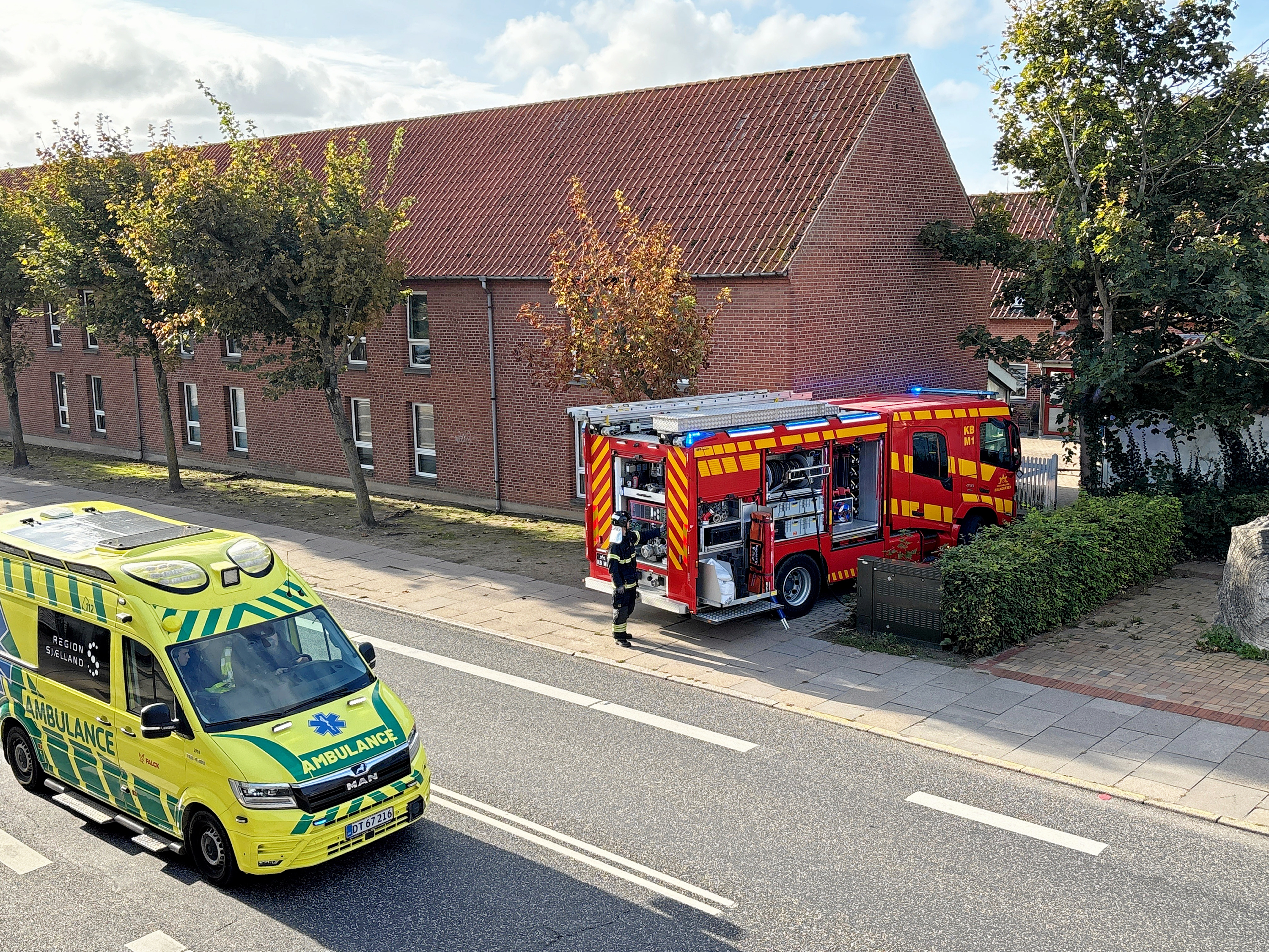 Udrykning til lejligheder ved Skibbrovænget i Kalundborg. Både politi, brandvæsen og ambulance var til stede.