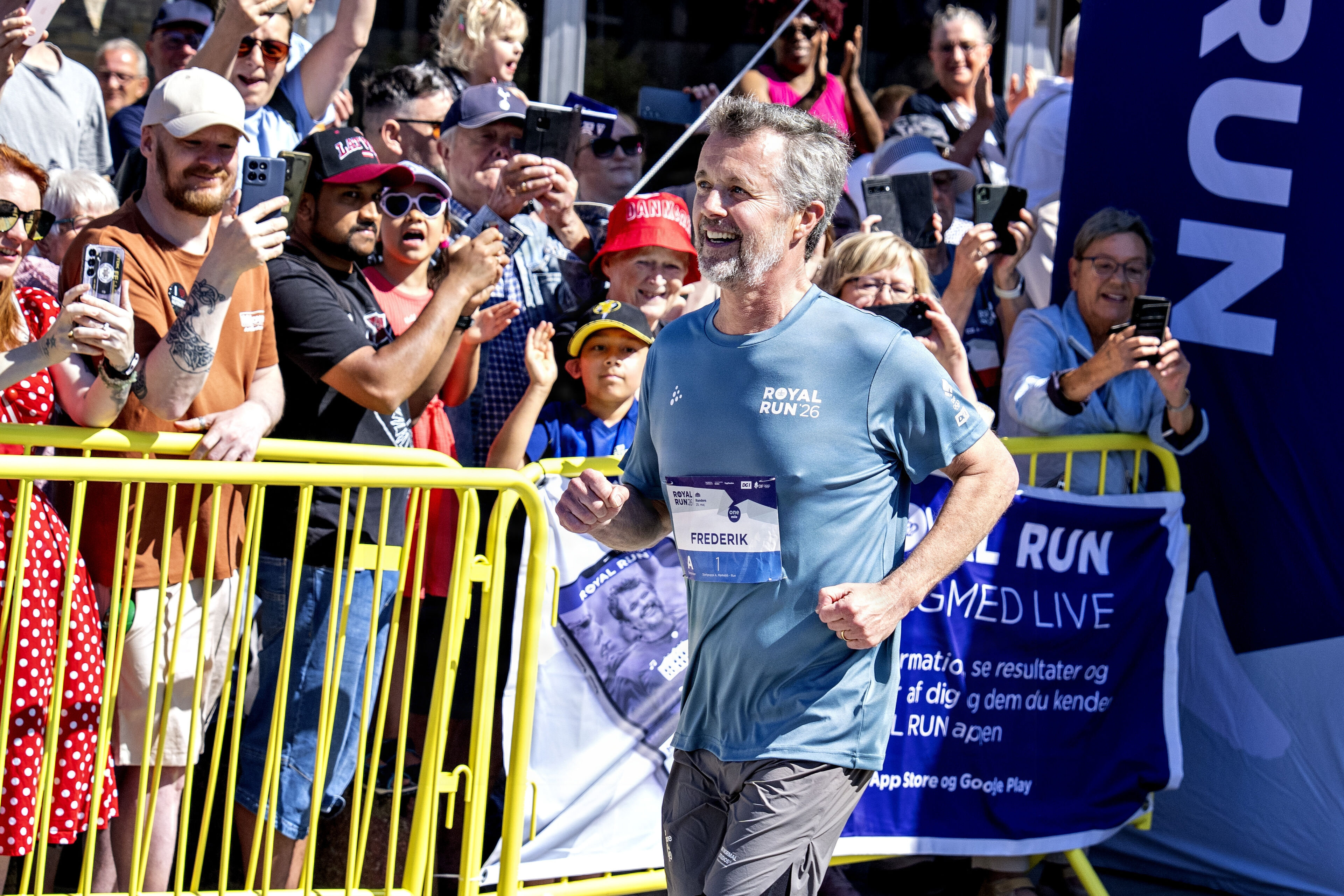 Silkeborg er den første værtsby, der er præsenteret til næste års udgave af det årlige motionsløb Royal Run. Kong Frederik løb sidste år blandt andet i Randers. Løbet fandt sted første gang i 2018, da den daværende kronprins fyldte 50 år. (Arkivfoto)