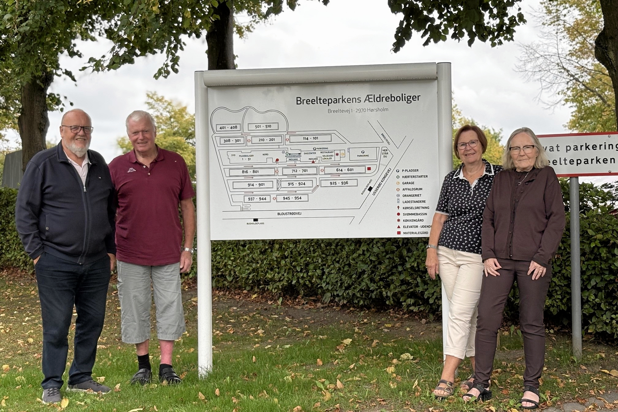 Fra venstre Tom Lau Olesen og Henrik Jørgensen fra Breelteparkens Afdelingsbestyrelse, beboerrådsformand Irene Olesen og Laila Jørgensen, medlem af beboerrådet.