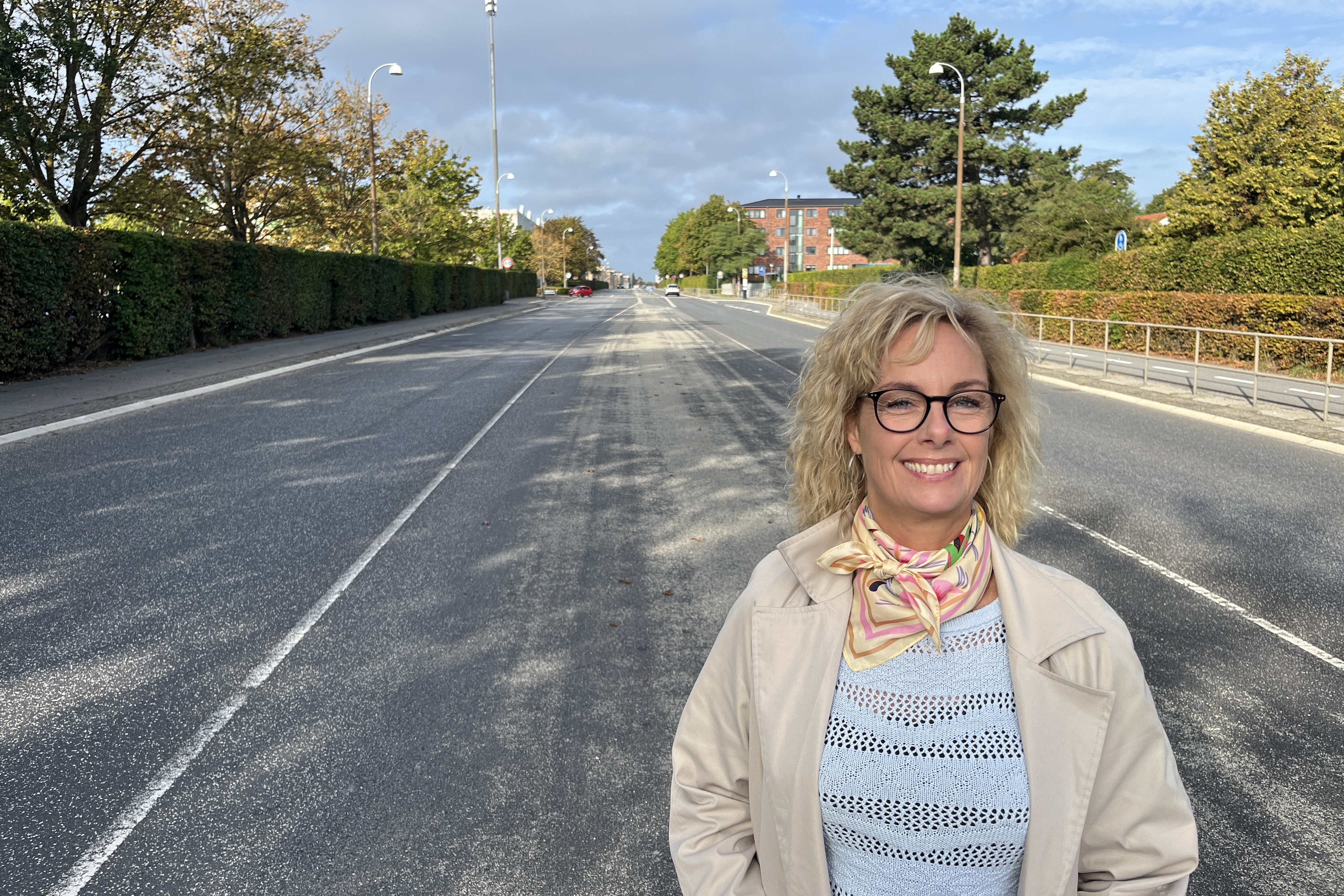 Christel Sachse Nielsen håber på, at få sparket gang i en ombygning af Østre Ringvej. hele midterstykket må i dag ikke bruges af biler, så det kunne msåke lige så godt være en allé af grønt til gavn for øjet, miljøet og biodiversiteten. Du kan stemme på Christels forslag på kommunens hjemmeside.