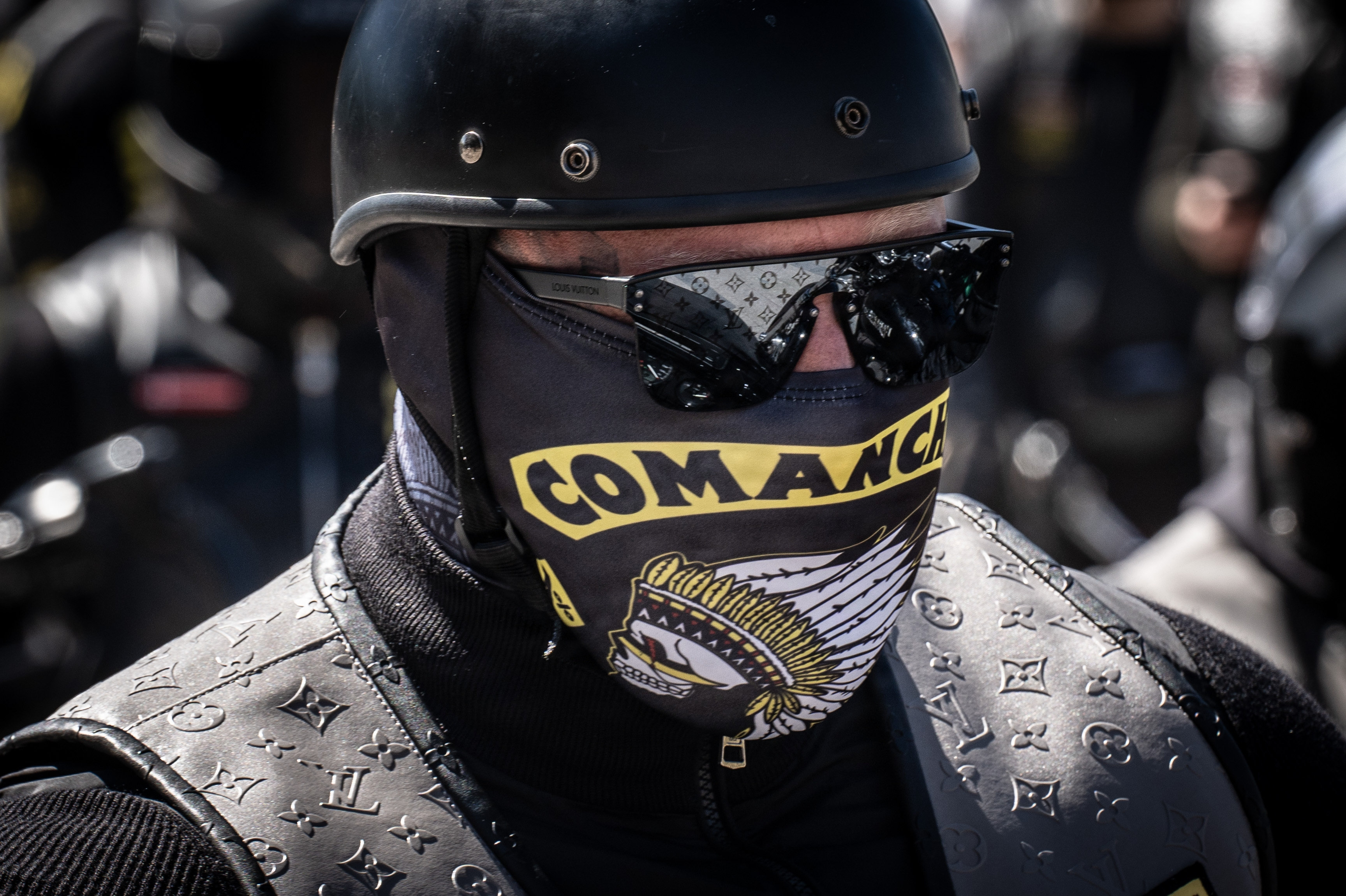 Rockergrupperingen Comanches MC forlangte i december sidste år 200.000 kroner af en mand på Amager. Det er omdrejningspunktet i en straffesag mod ni mænd. Billedet er fra en demonstration. (Arkivfoto).