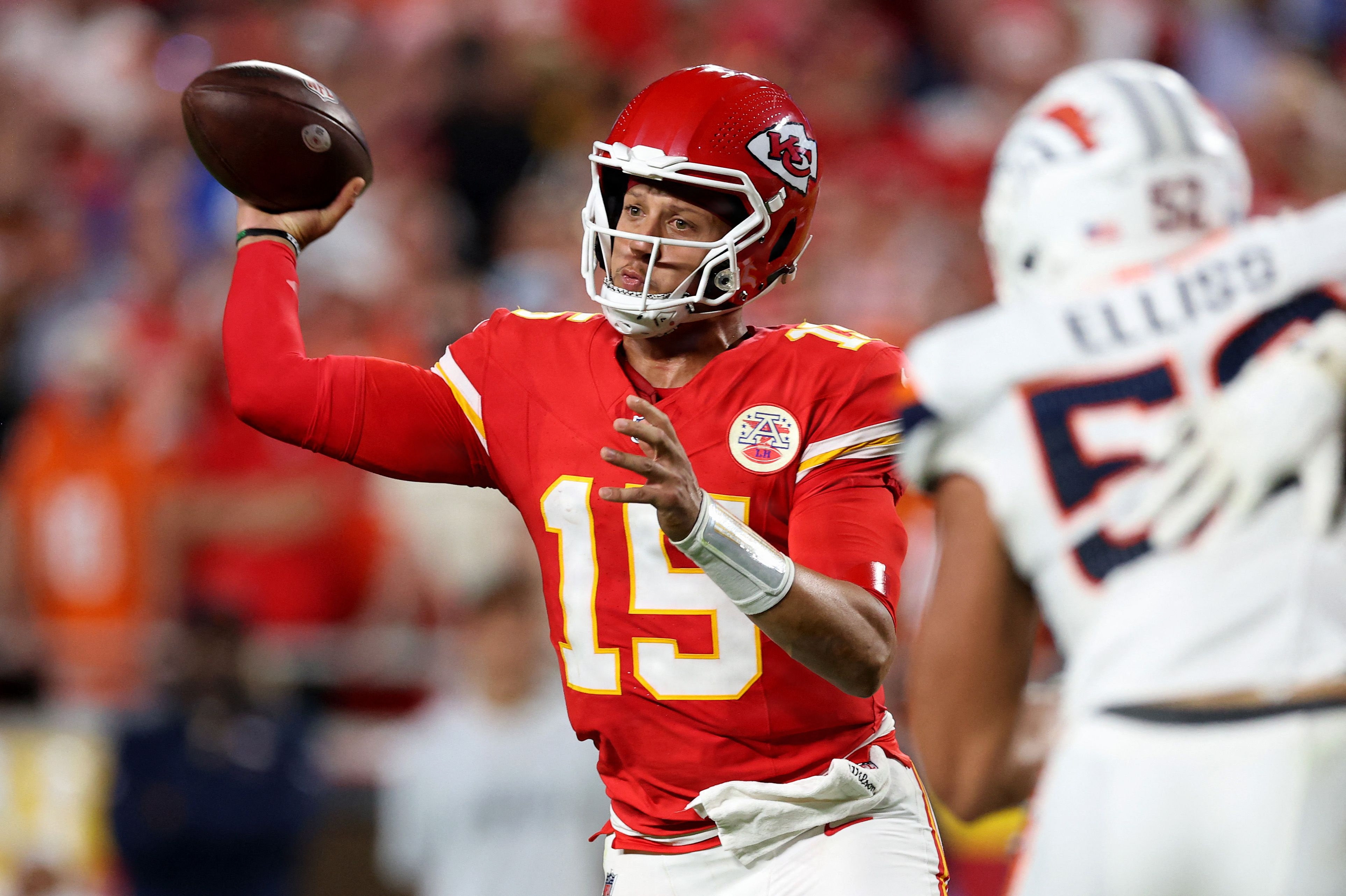 Patrick Mahomes var tilbage for Kansas City Chiefs, som vandt holdets første kamp i NFL-sæsonen.