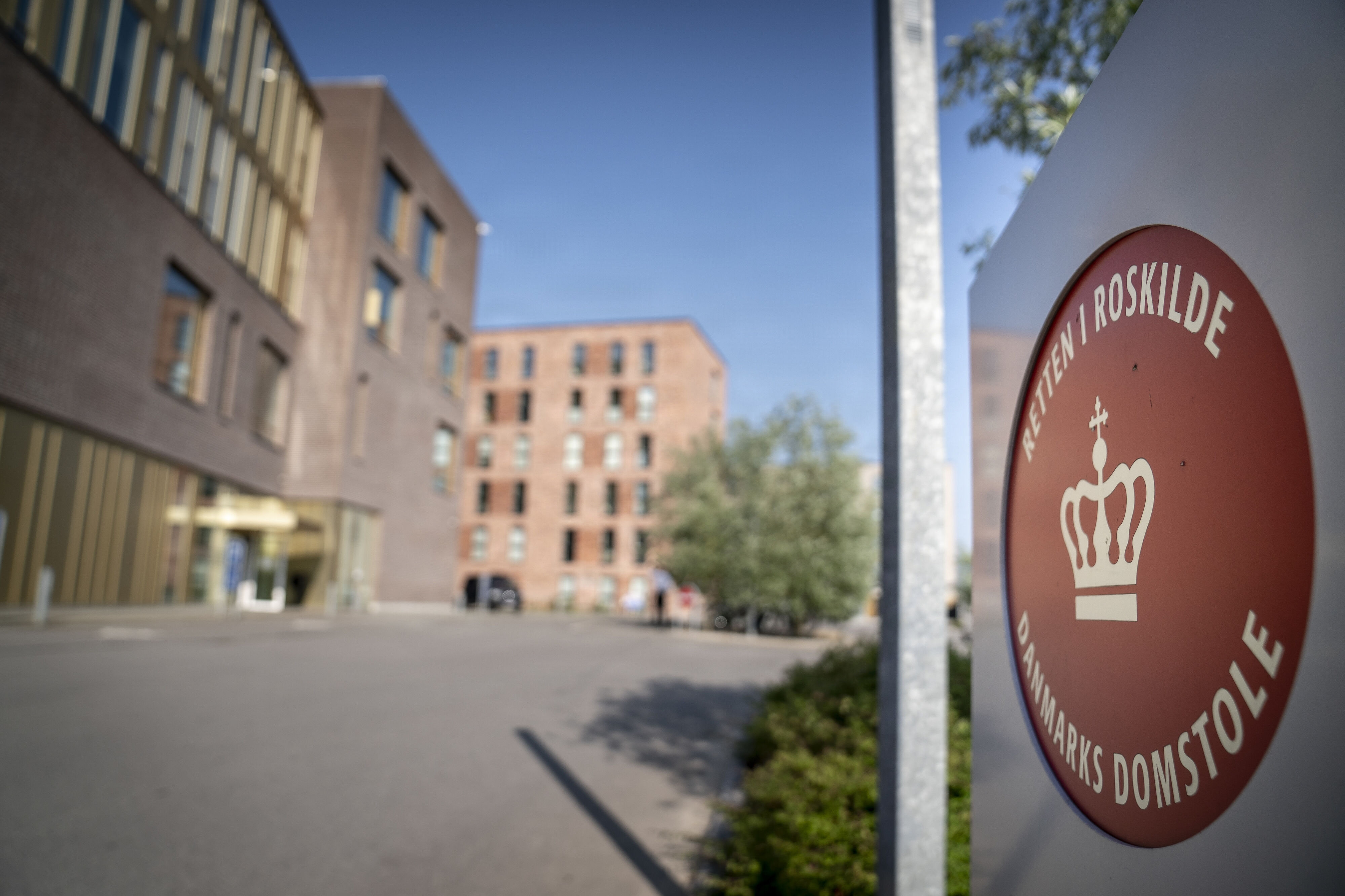 Syv mænd fra FCK's fanmiljø har i Retten i Roskilde nægtet at have noget at gøre med et voldeligt overfald på Brøndbys fankoordinator i oktober sidste år. (Arkivfoto).
