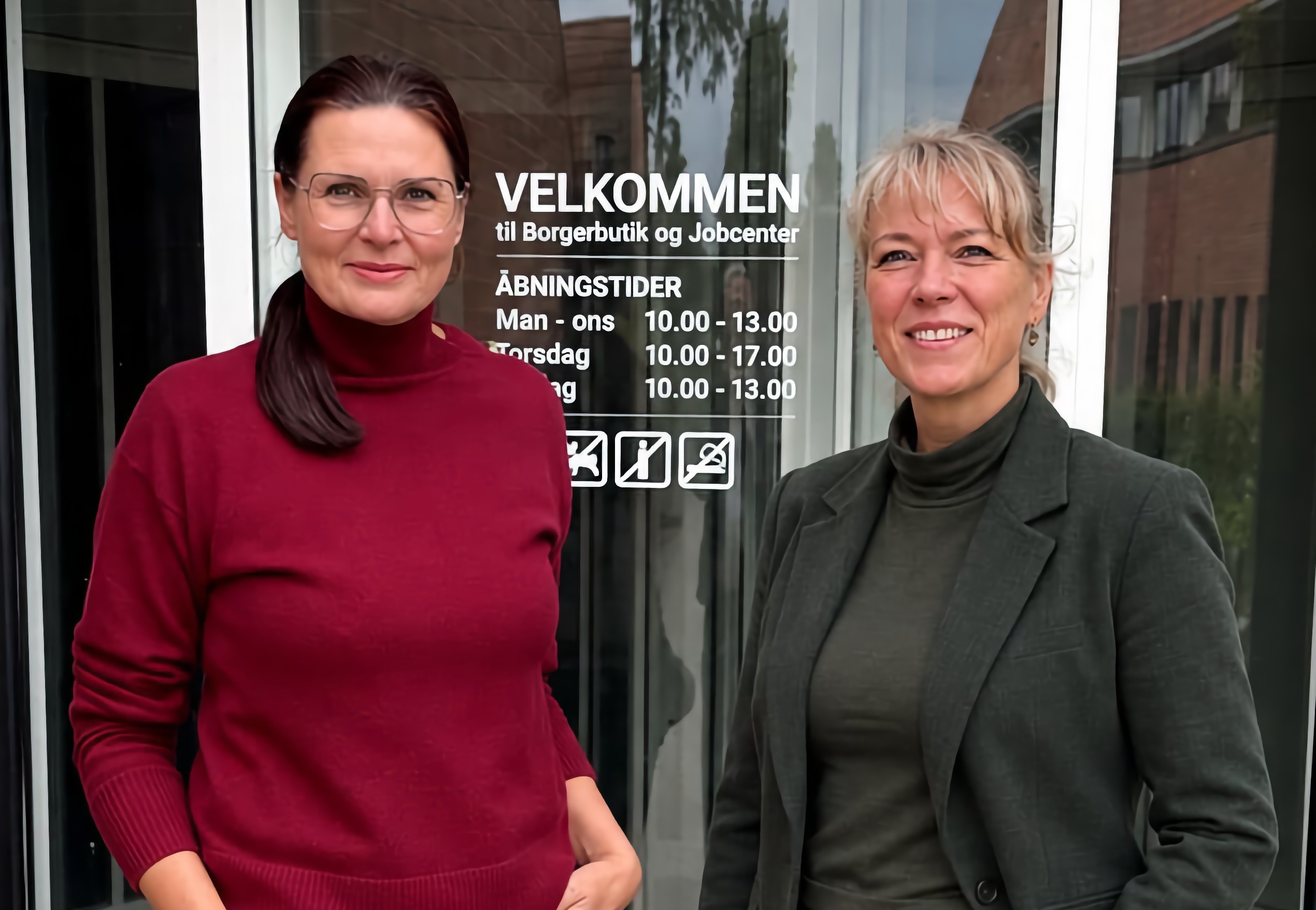 På billedet ses politisk leder Susanne Borggaard (tv) og Gitte Holm-Jensen (th).