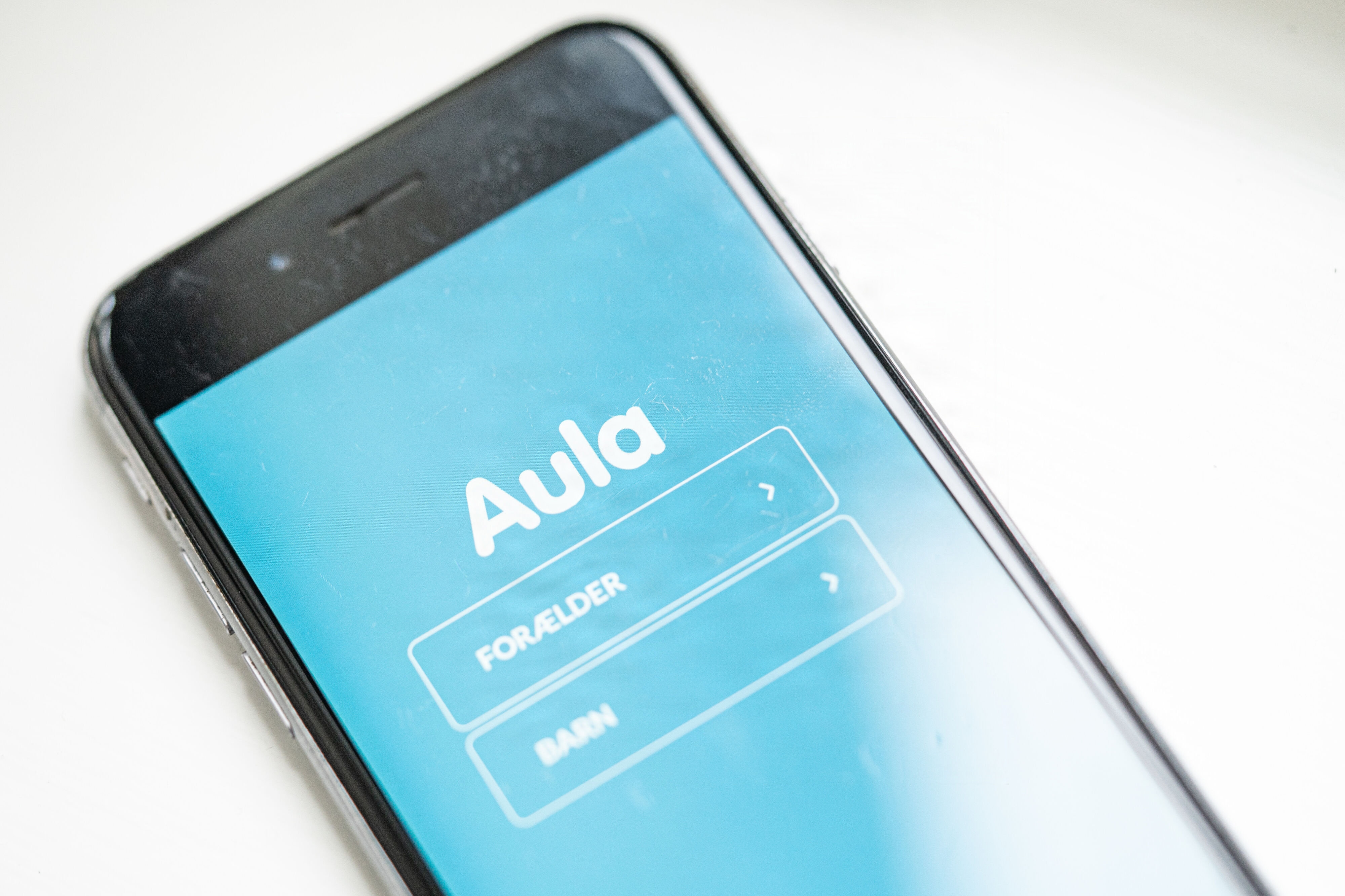 Kommunikationsplatformen Aula blev rullet ud til de danske folkeskoler og offentlige og selvejende dagstilbud i 2019. Nu foreslår Moderaterne at afskaffe den. (Arkivfoto).