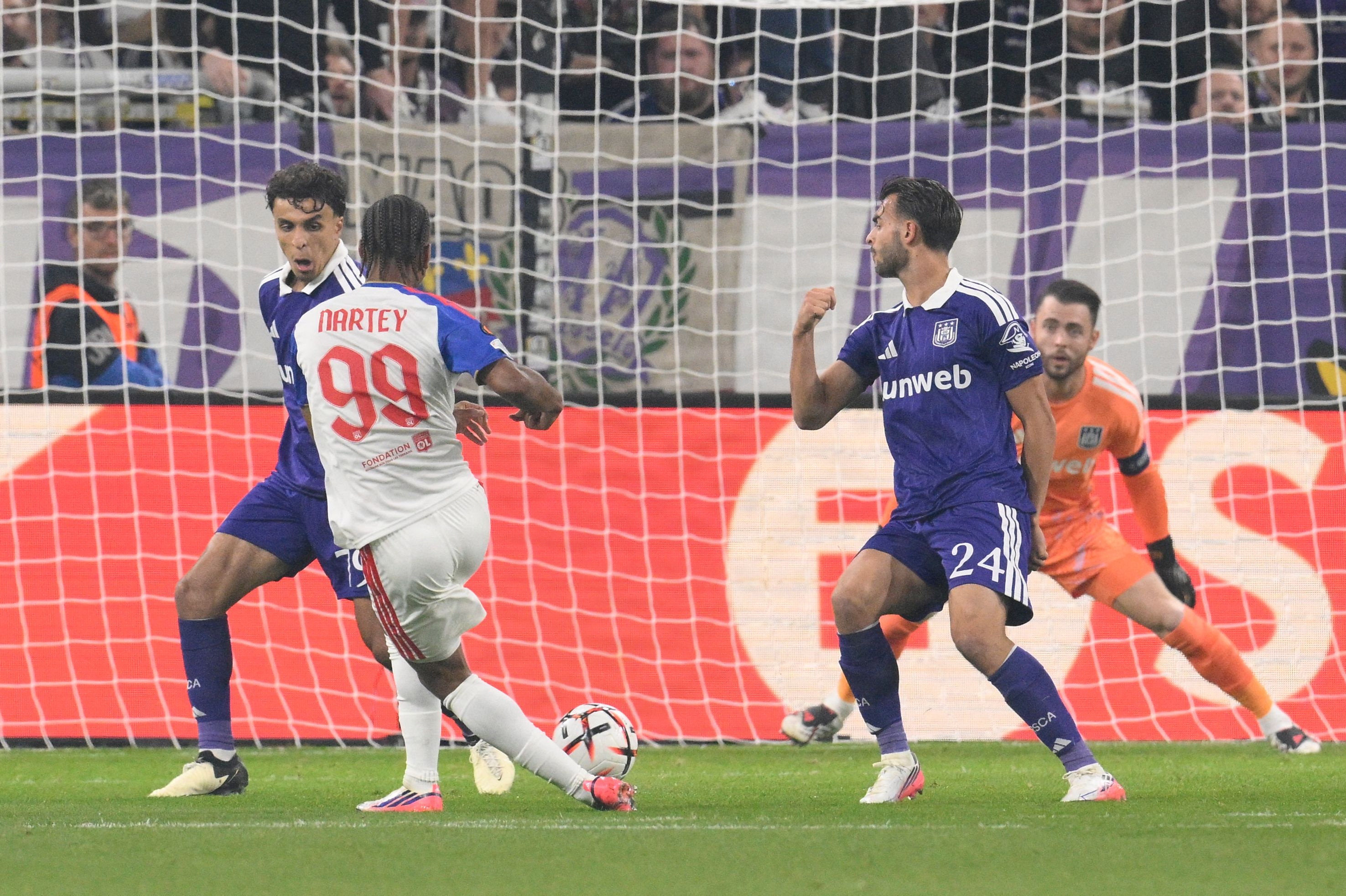 Noah Nartey scorer til 1-0 mod Anderlecht.