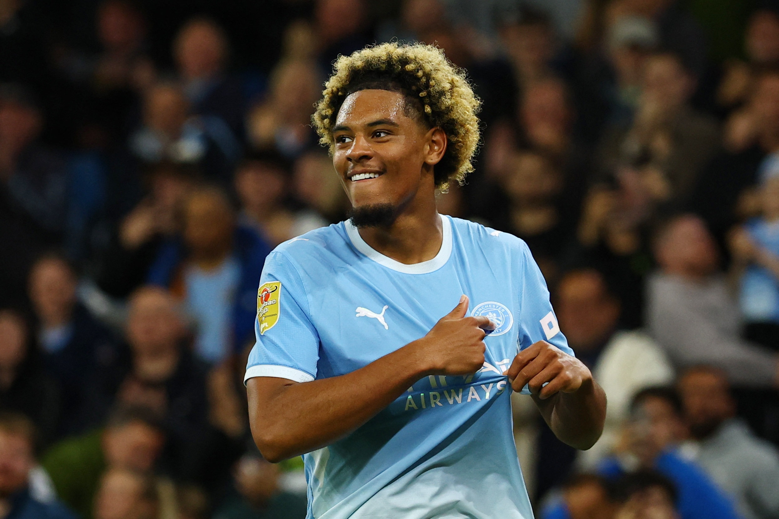 17-årige Floyd Samba fik en drømmedebut for Manchester City med to scoringer mod Norwich.