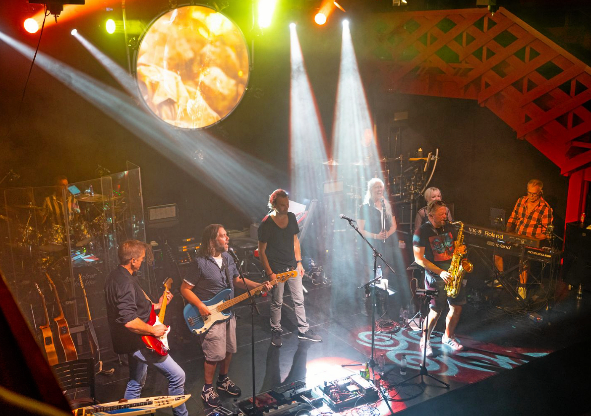 Any Colour You Like hylderr Pink Floyd sammen med Hillerød Rockkor.