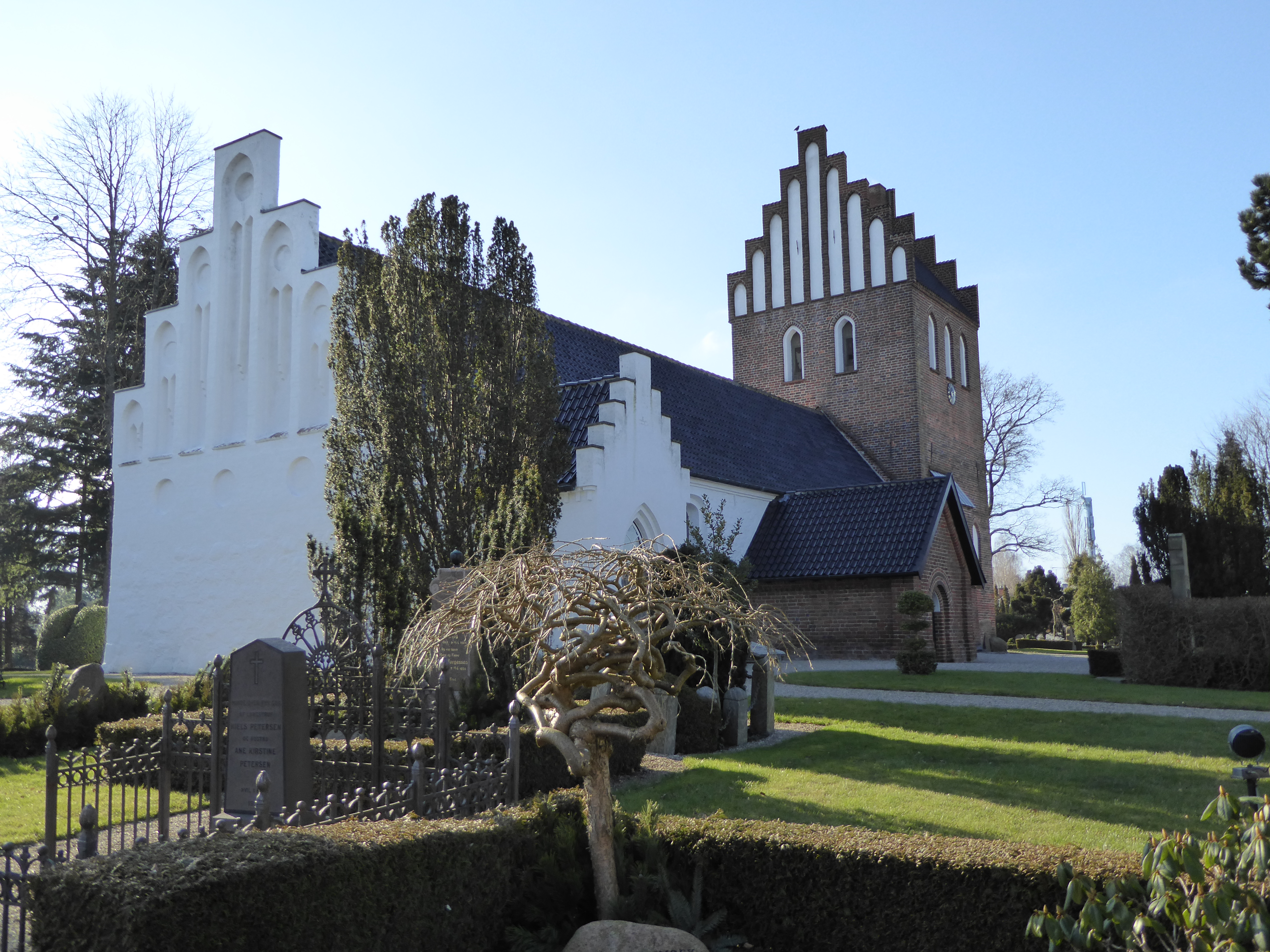 Asminderød Kirke inviterer til sangcafé.