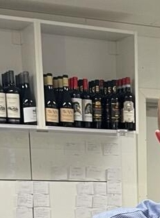 I 10 år har Martin Vorsøe kunnet levere ost og tapas i Holbæk med opbakning fra de lokale kunder. - Privat I 10 år har Martin Vorsøe kunnet levere ost og tapas i Holbæk med opbakning fra de lokale kunder.