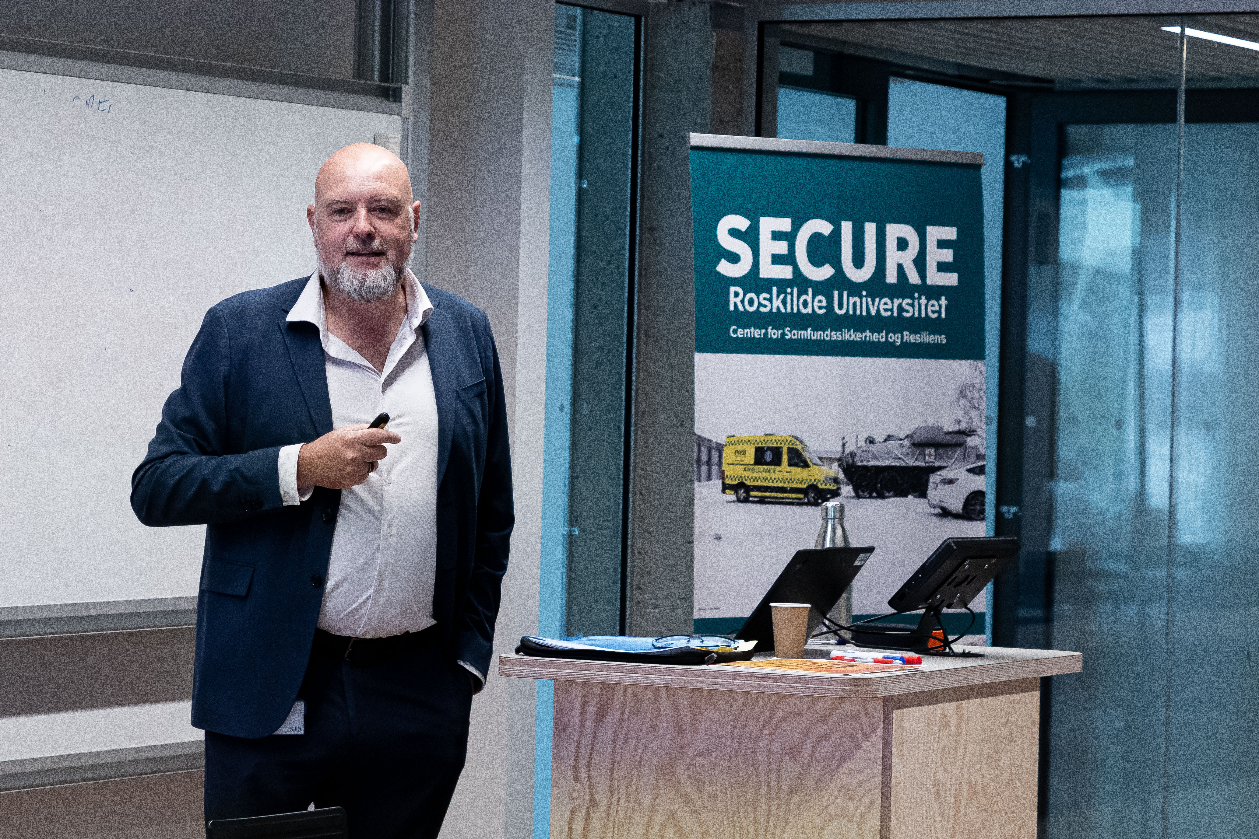 Lektor Rasmus Dahlberg er vicecenterleder og ansvarlig for SECURE's efter- og videreuddannelsesprogram på Roskilde Universitet.