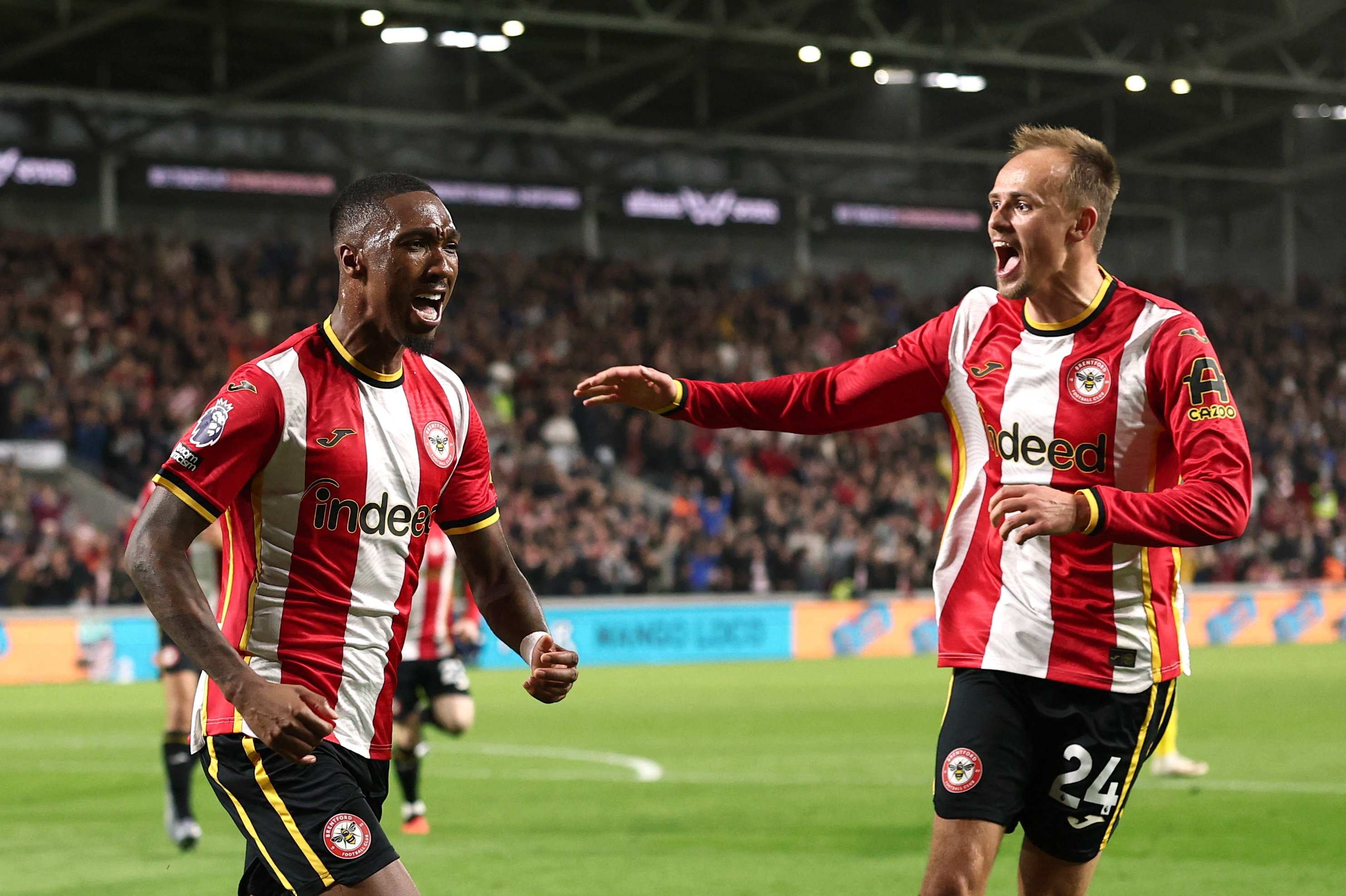 Mikkel Damsgaard spillede en rolle i to af Brentfords scoringer i sejren over Chelsea.