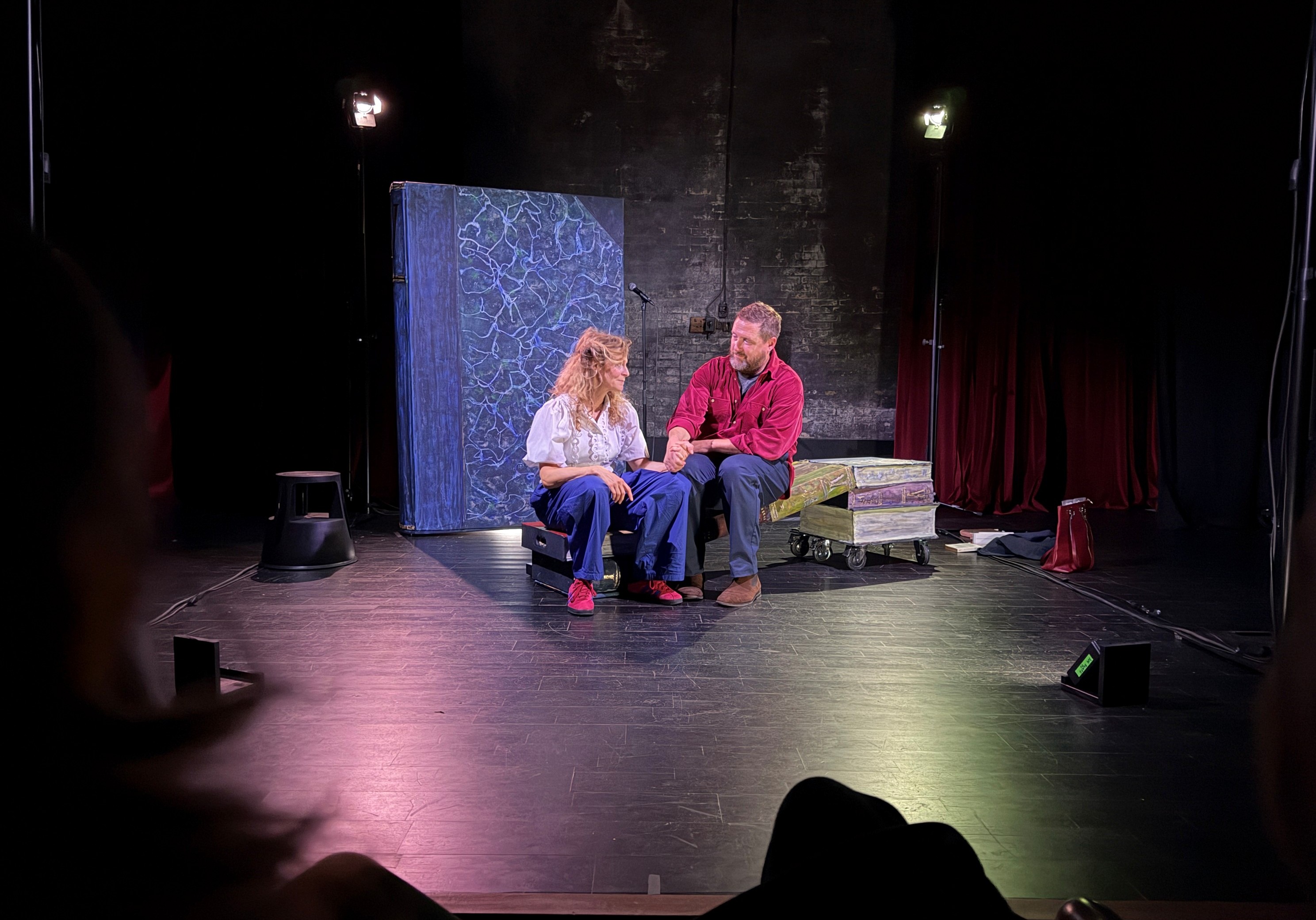 Kristine Nørgaard og Jesper Riefensthal er begge uddannde på Skuespillerskolen ved Odense Teater i henholdsvis 2003 og 2006.
