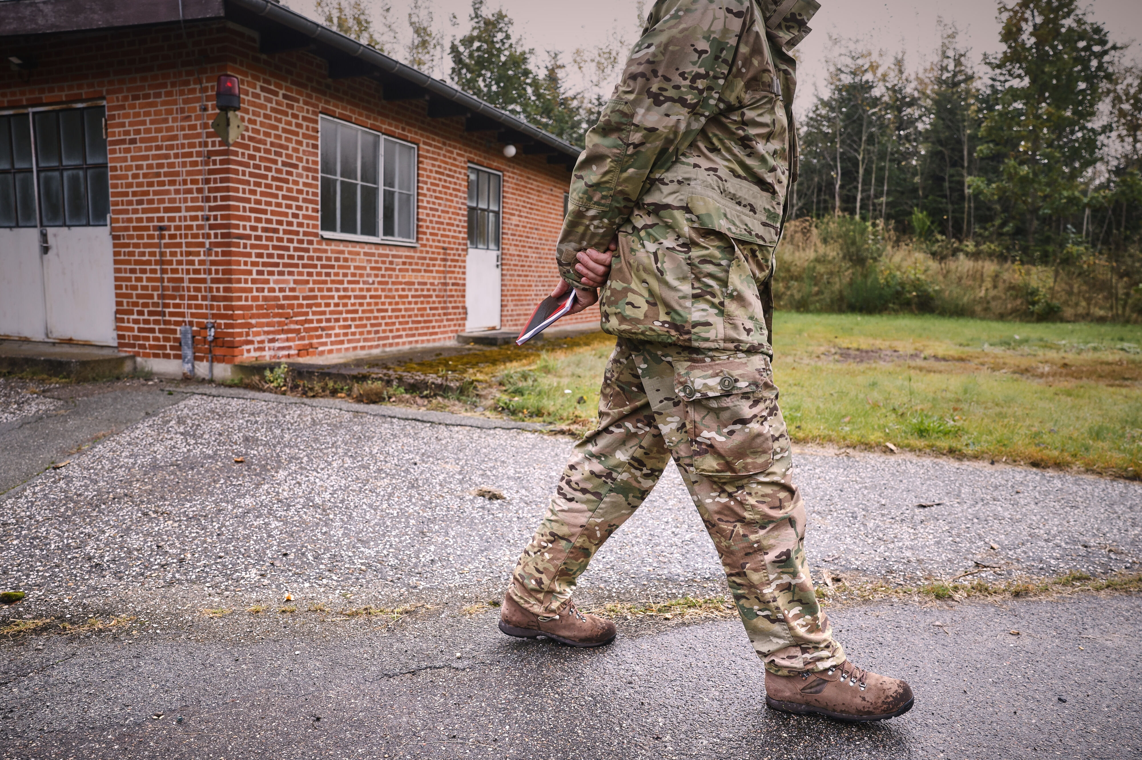 Forsvaret skal igen bruge bunkere i naturområde til opbevaring af ammunition fra fabrikken "Krudten" i Elling. Billedet er taget ved "Krudten" i 2024, inden renoveringen af fabrikken gik i gang. (Arkivfoto).