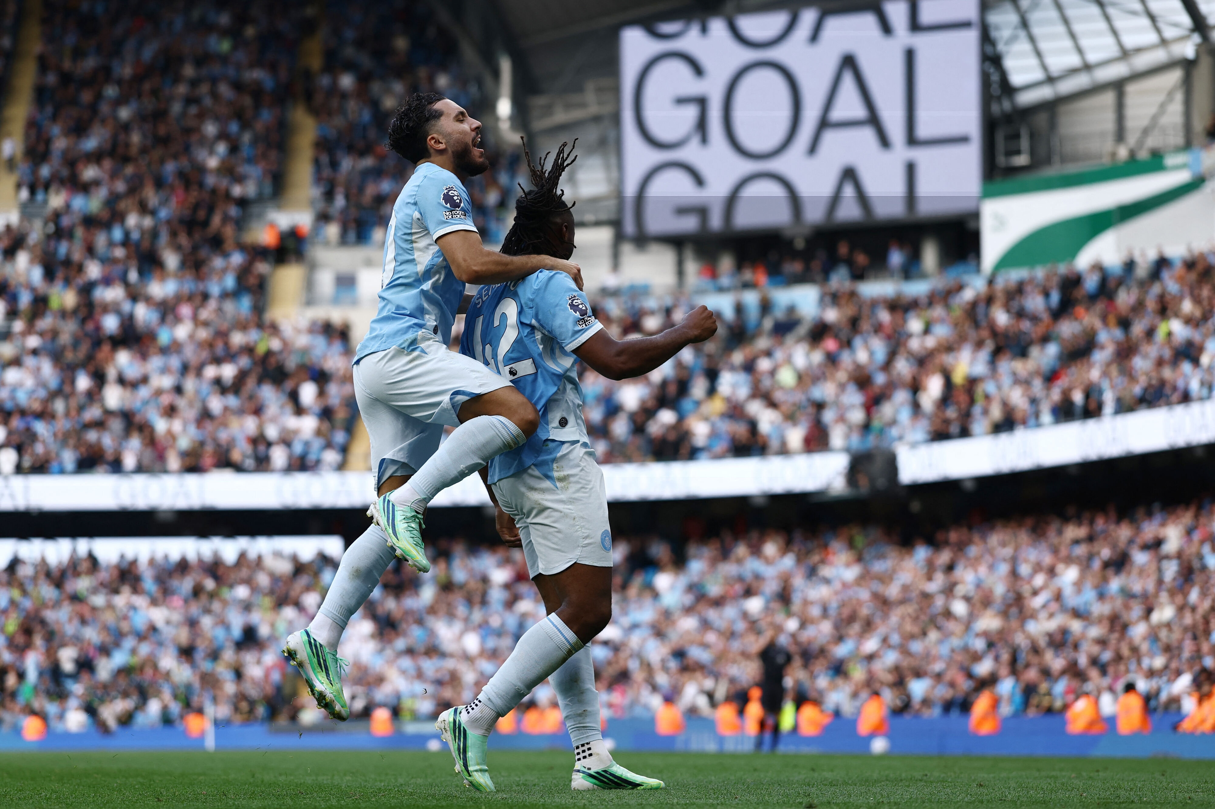 Antoine Semenyo blev dobbelt målscorer, men stod alligevel kun for næstflest mål i Manchester Citys 5-3-sejr over Sunderland.