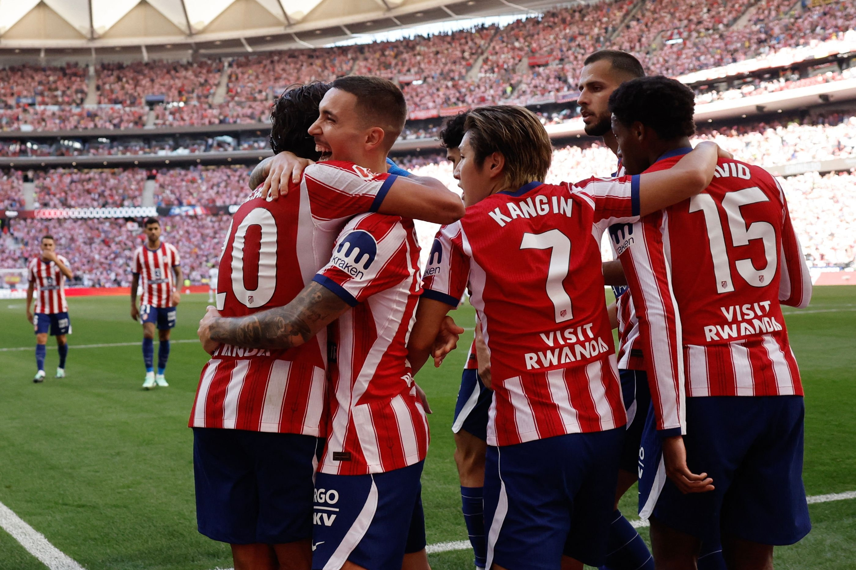 Atlético Madrid-spillerne fejrer det ene af de to mål.