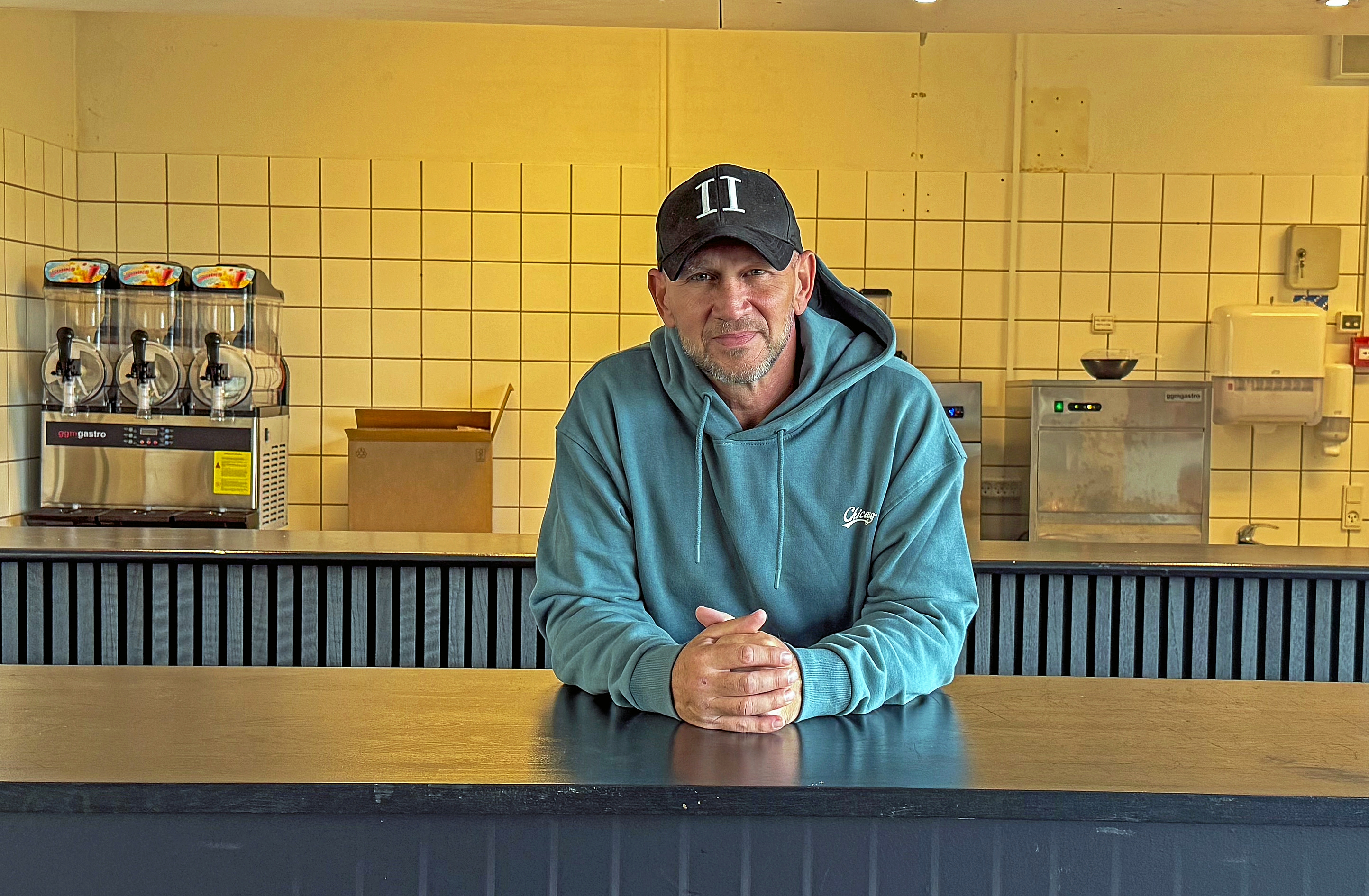 Ny mand er ansat til at bestyre cafeen på Hillerød Stadion.