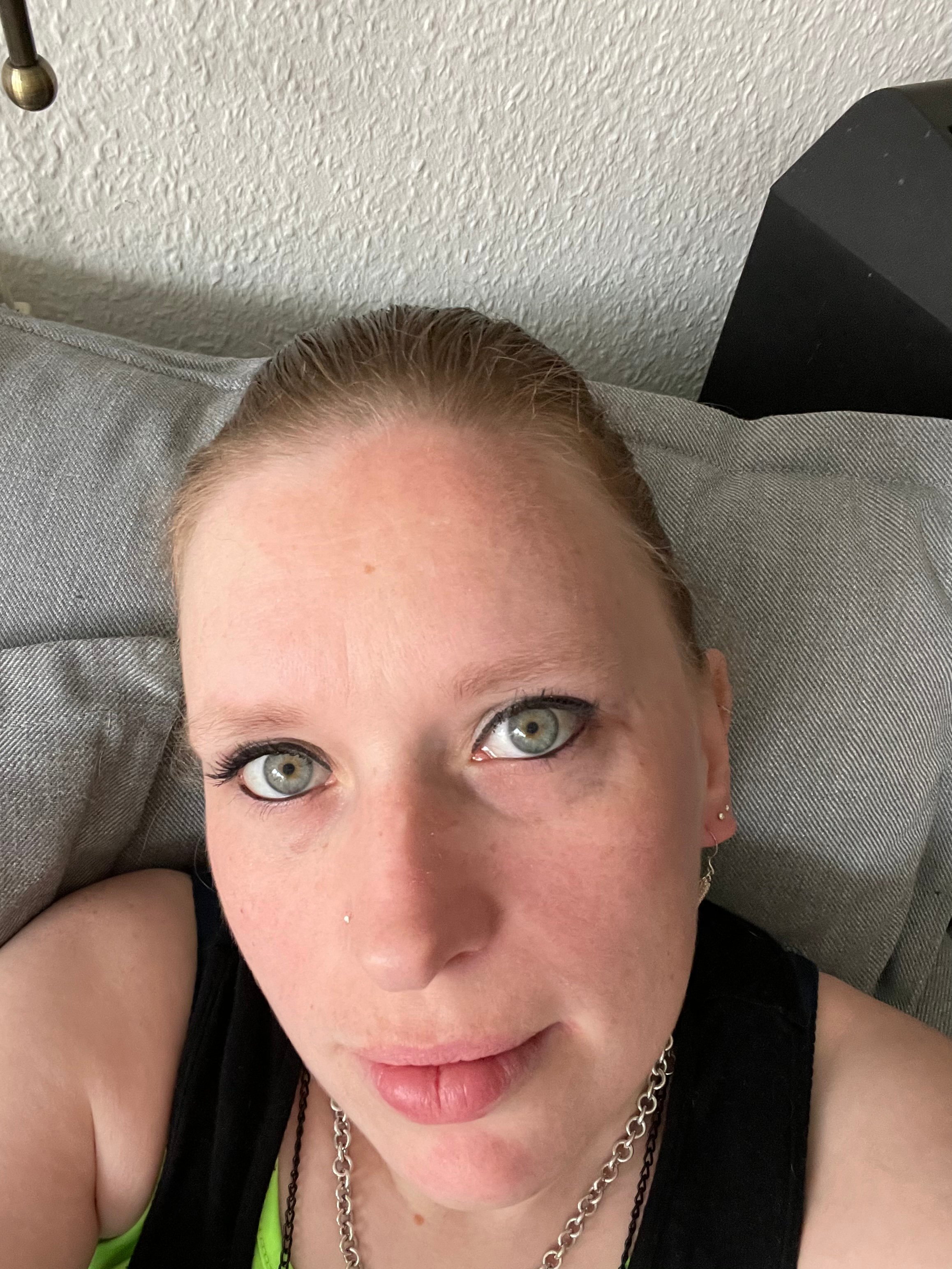 Lykke Dahl, mor med datter på Nordskolen, er bekymret over at hendes datters specialskole nu lukker, og er derfor med til at arrangere demonstration mod lukningen.