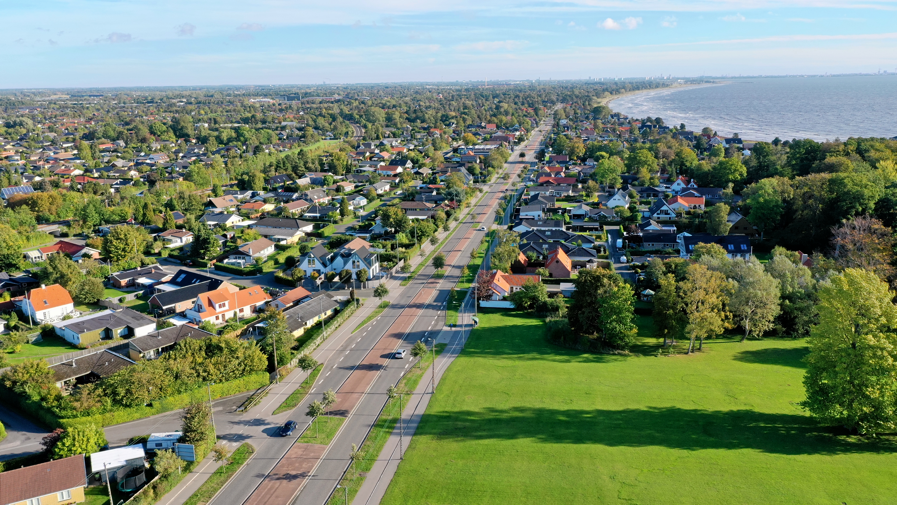 Nyt tillæg til lokalplanen for Strandvejsområdet strammer reglerne for byggeri langs vejen.
