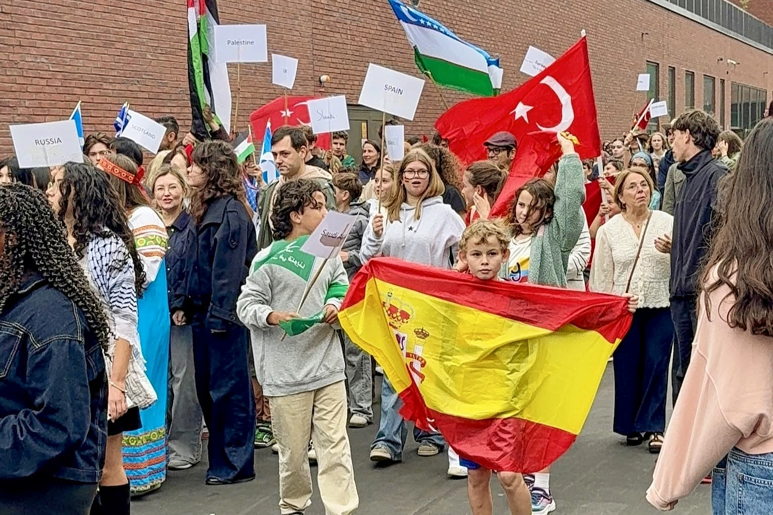 NGG fejrede med International Day med samling af 80 elever fra nationaliteter.