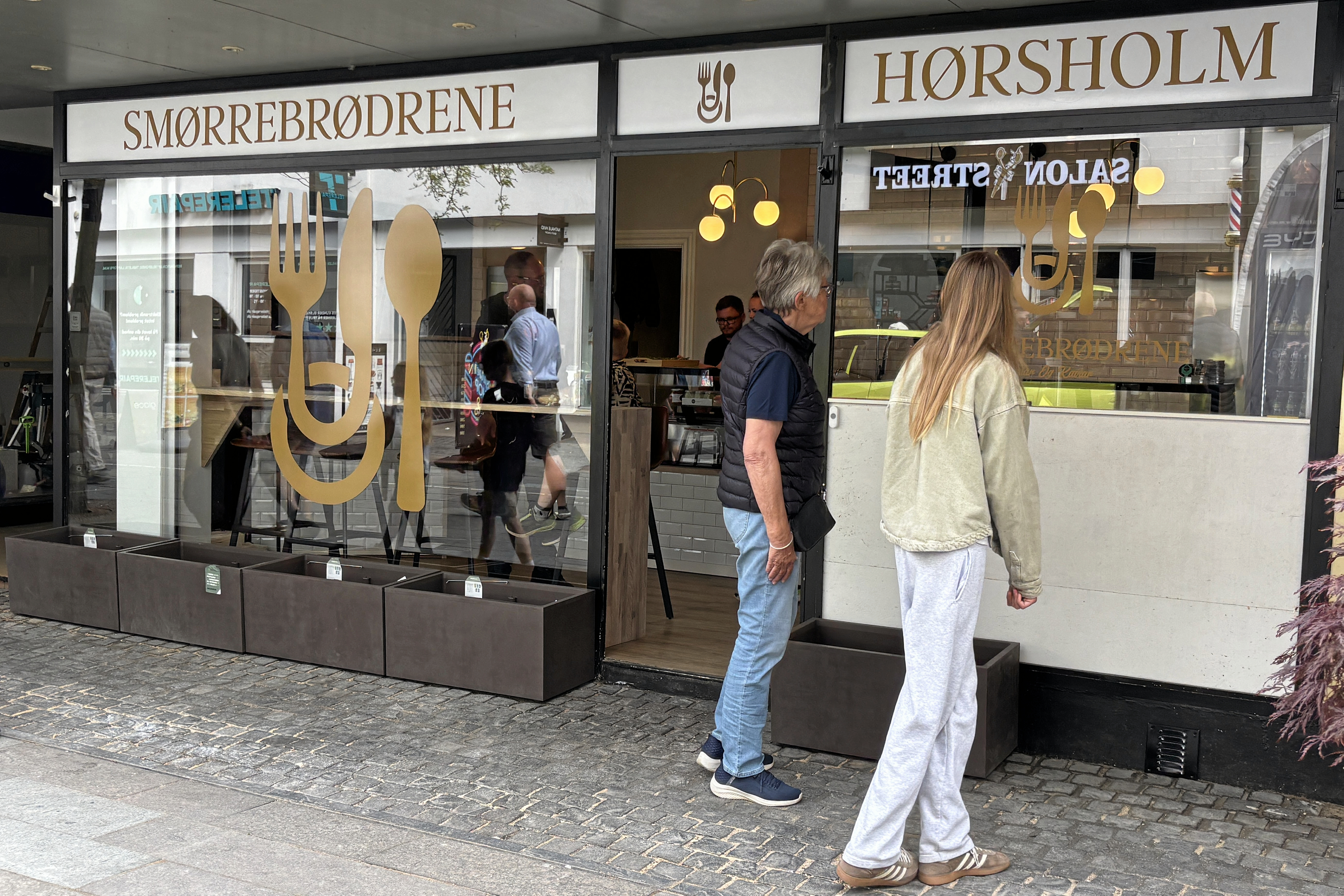 Butikken Smørrebrødrene i gågaden har haft flere grunde til at holde lukket i en længere periode.