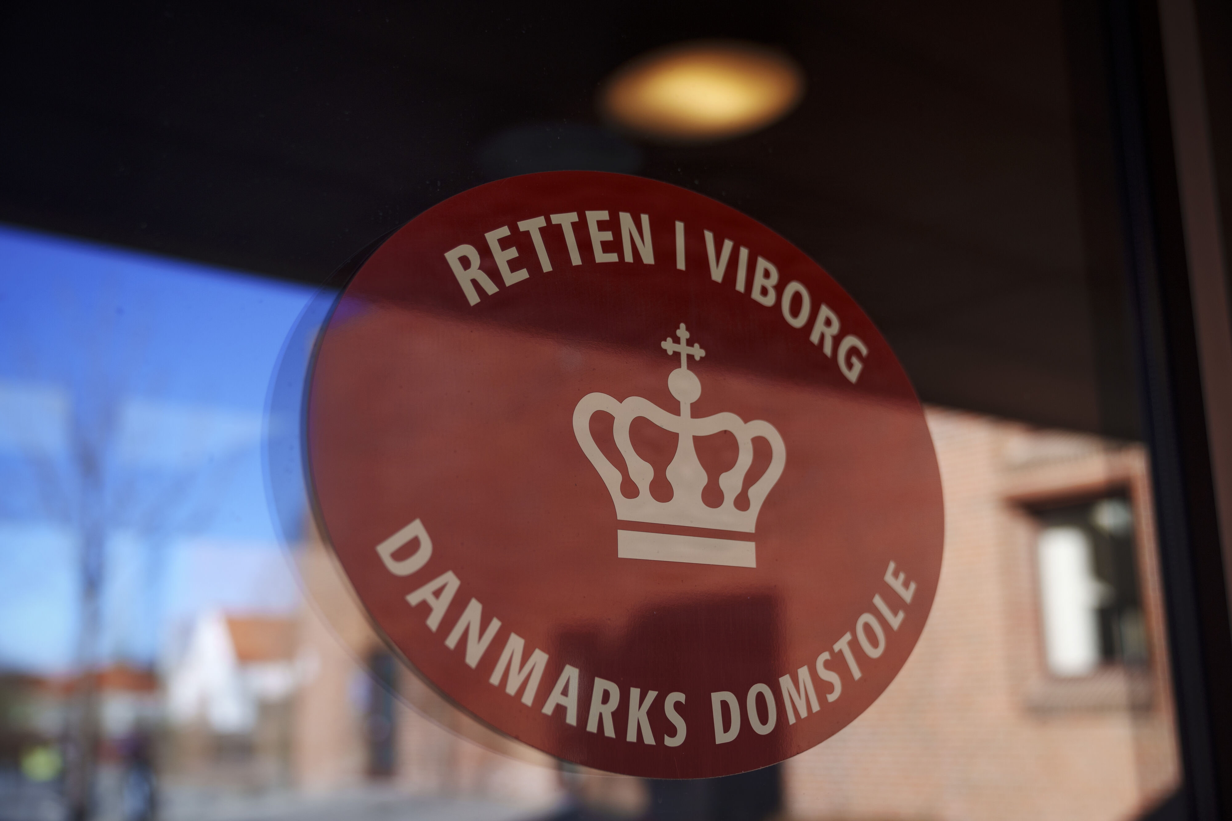 En 22-årig rumænsk mand fremstilles torsdag i grundlovsforhør i Retten i Viborg med krav om varetægtsfængsling i en sag om drab på en 37-årig rumænsk mand, der i august blev fundet død i Gudenåen. (Arkivfoto).