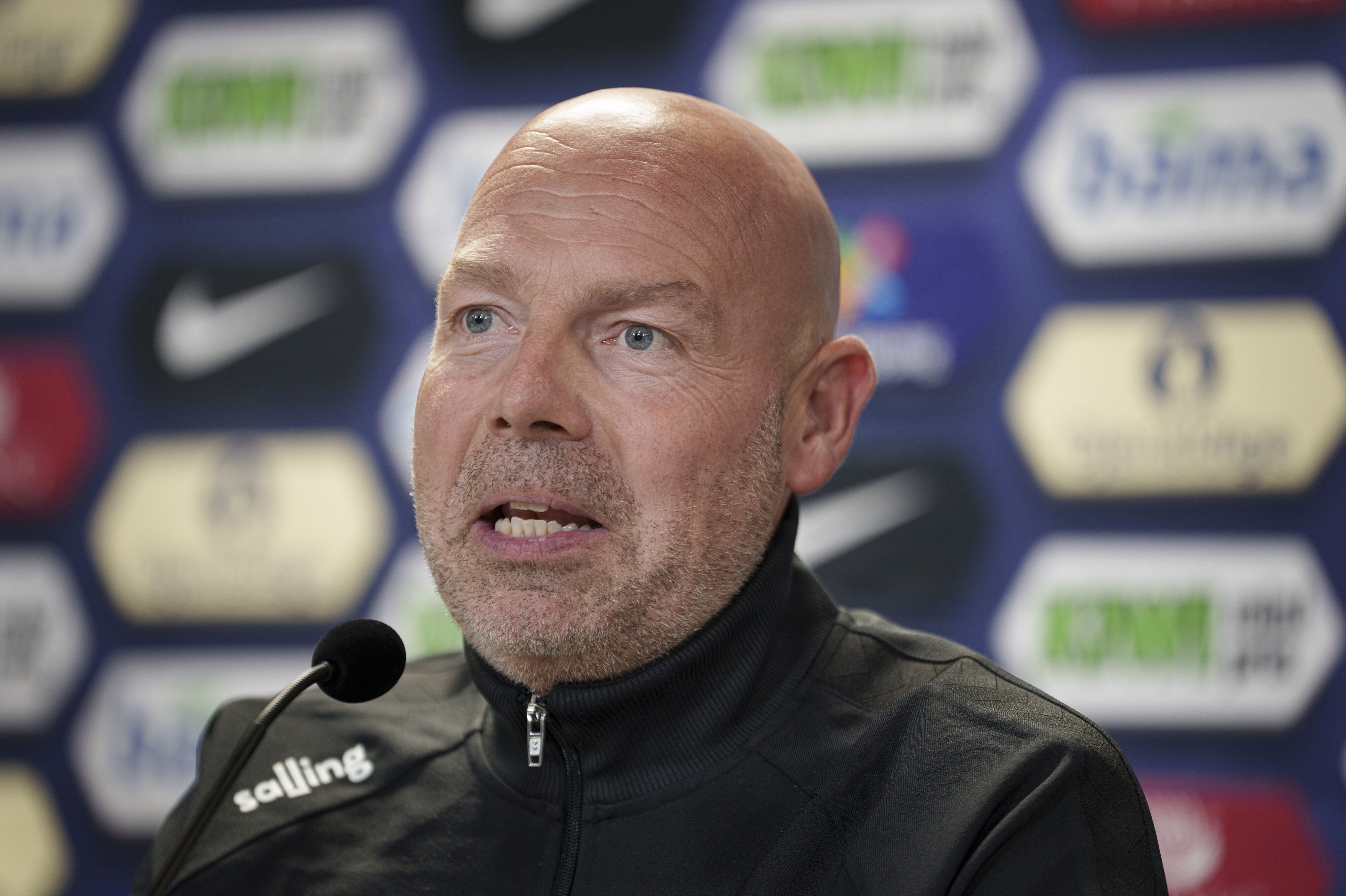 Brian Riemer har valgt sin startopstilling til kampen mod Norge.