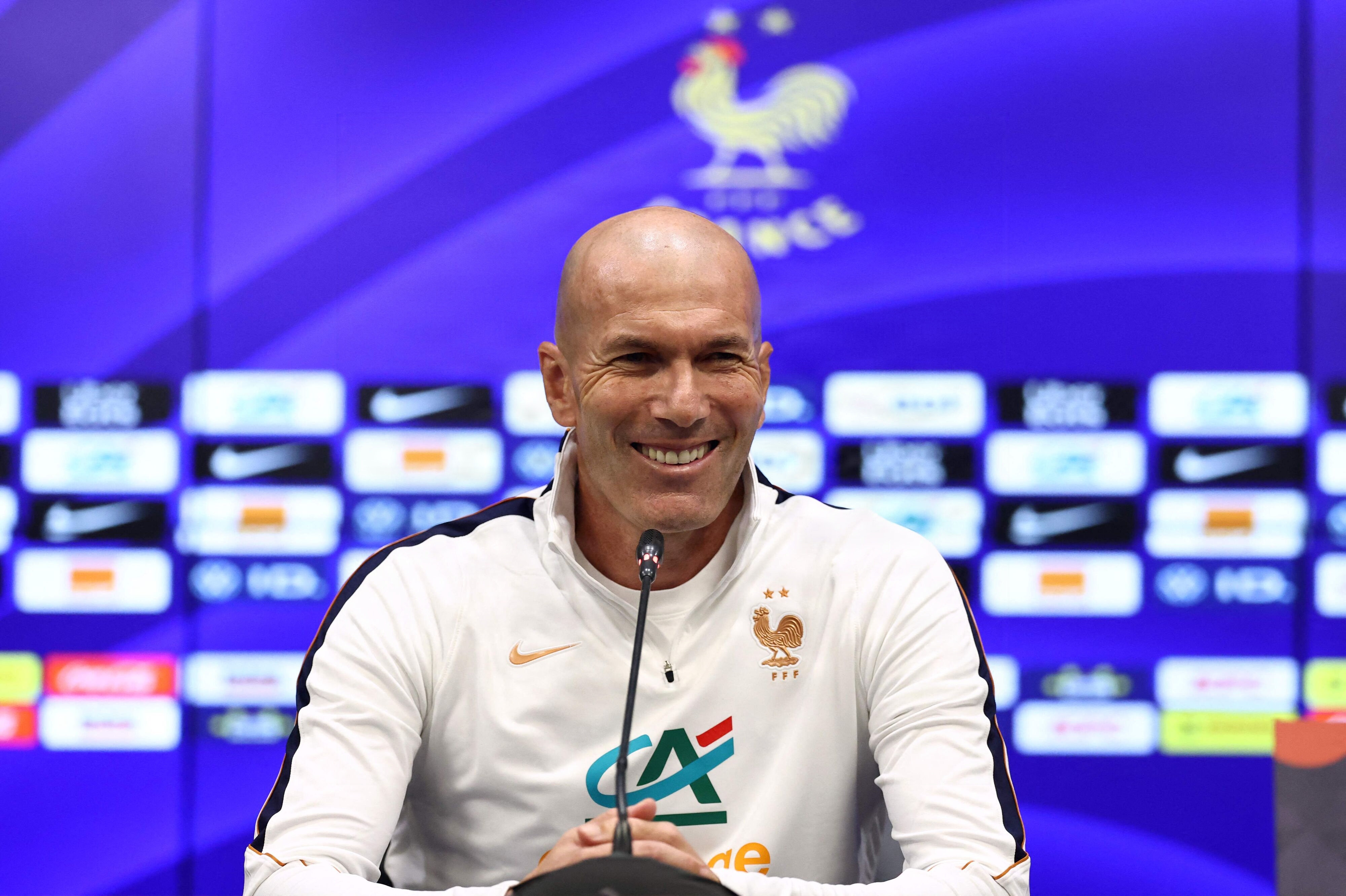 Zinedine Zidane holdt torsdag pressemøde forud for sin debut som Frankrigs landstræner.