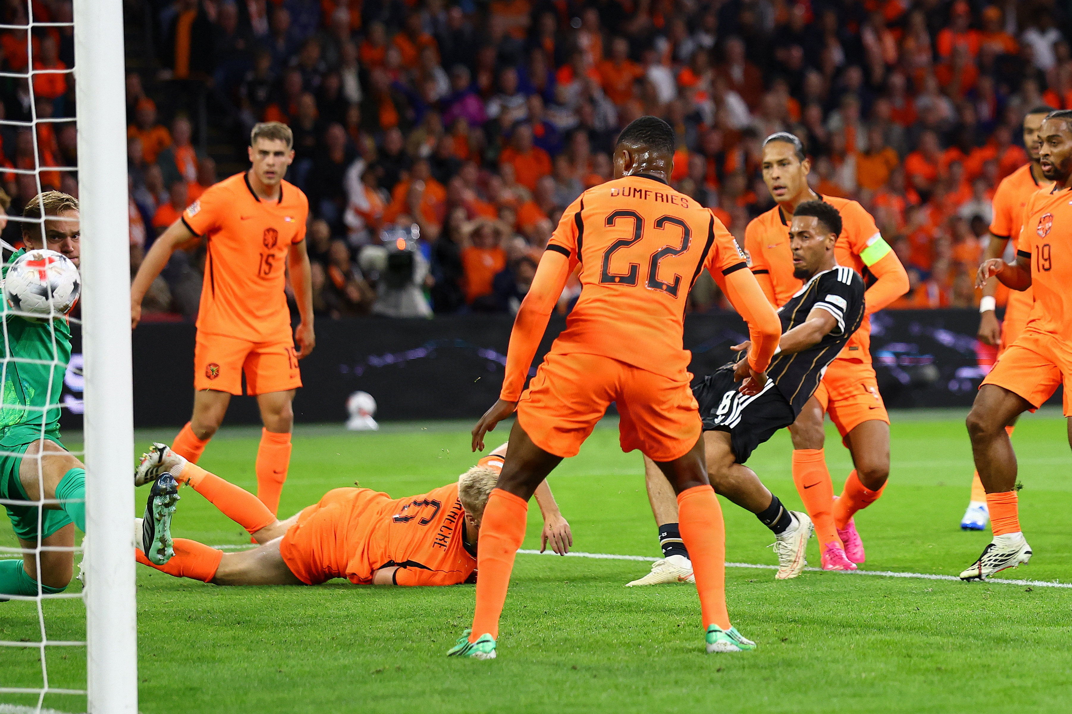 Felix Nmecha gør det til 1-0 for Tyskland ude mod Holland i Amsterdam. Føringen holdt lige indtil 92. minut, hvor Cody Gakpo udlignede til 1-1, som blev kampens endelige resultat.