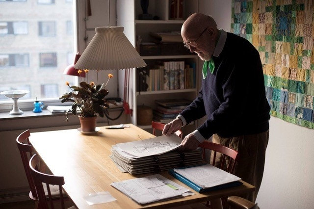 Klaus Albrectsen tegnede igennem sin karriere politisk og samfundssatirisk stof til blandt andet Ekstra Bladet, B.T. og Information.