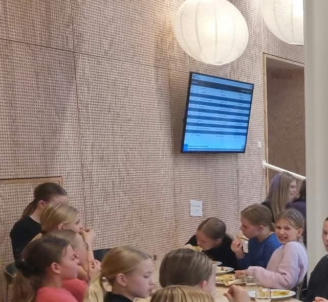 59 unge mødtes efter idrætsaktiviteter i Ringsted Sportscenter for at spise sammen. - PR 59 unge mødtes efter idrætsaktiviteter i Ringsted Sportscenter for at spise sammen.