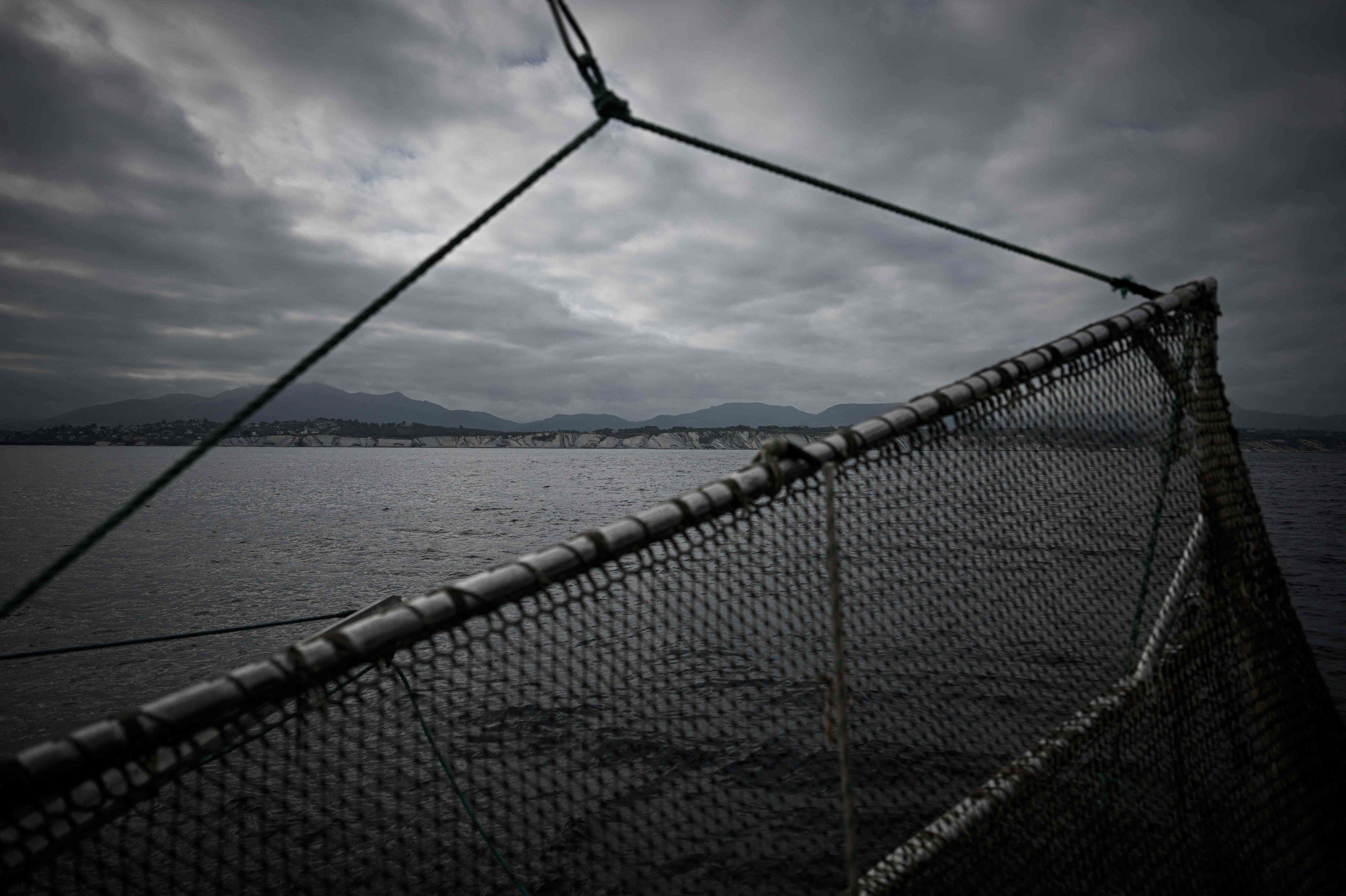 Bomtrawl er en fiskemetode, hvor en trawlpose på en jernstang pløjer hen over havbunden. Fremover vil brug af bomtrawl og andre bundslæbende fiskeredskaber være forbudt på og omkring fem stenrev i Nordsøen. (Arkivfoto).