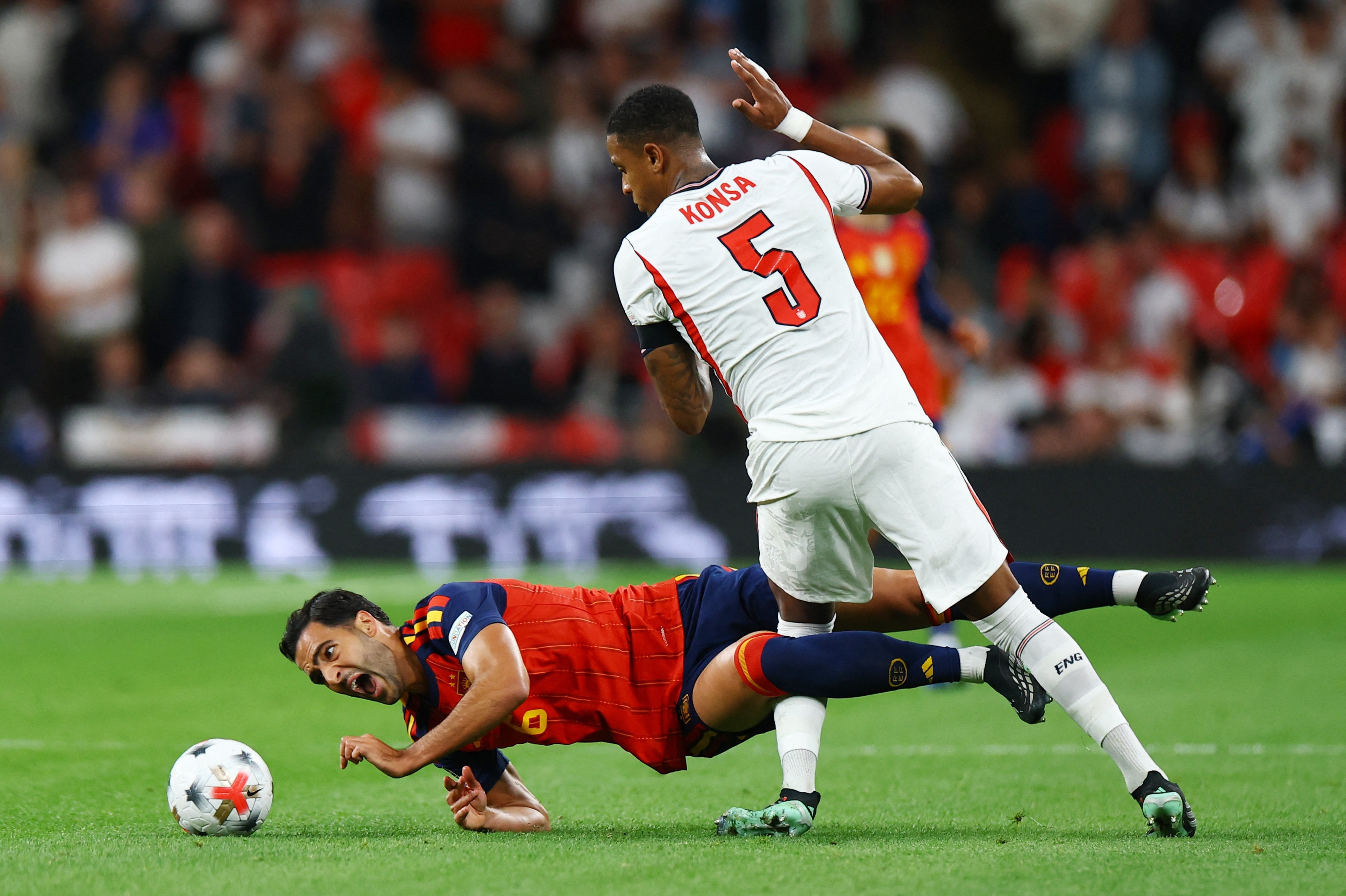 Der var smæk på både duellerne og målene, da Spanien åbnede Nations League med en sejr på Wembley over England.