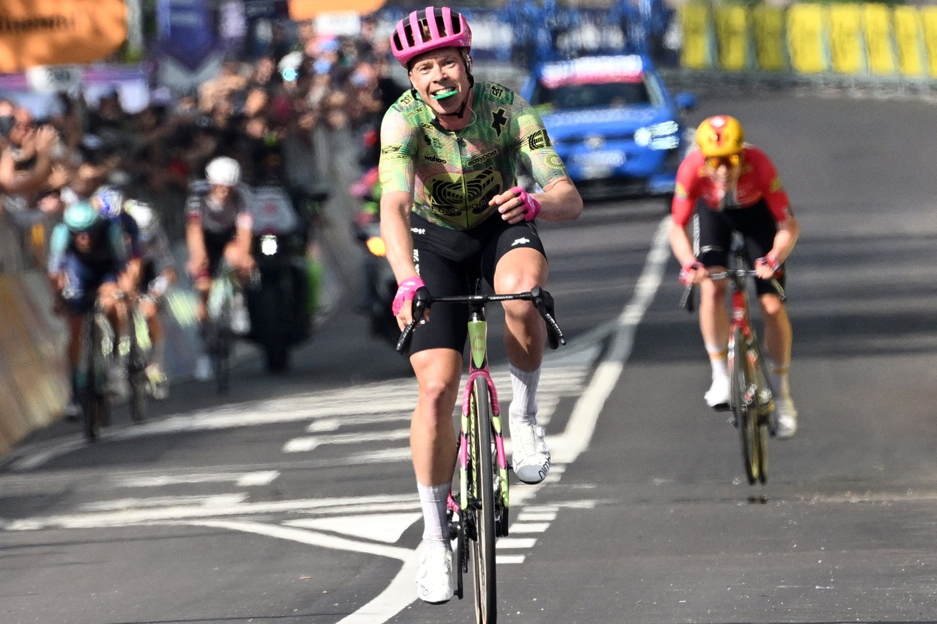 Michael Valgren viste i foråret, at han stadig er i stand til at vinde store løb, da han kørte først over målstregen på en etape i Giro d'Italia. (Arkivfoto).