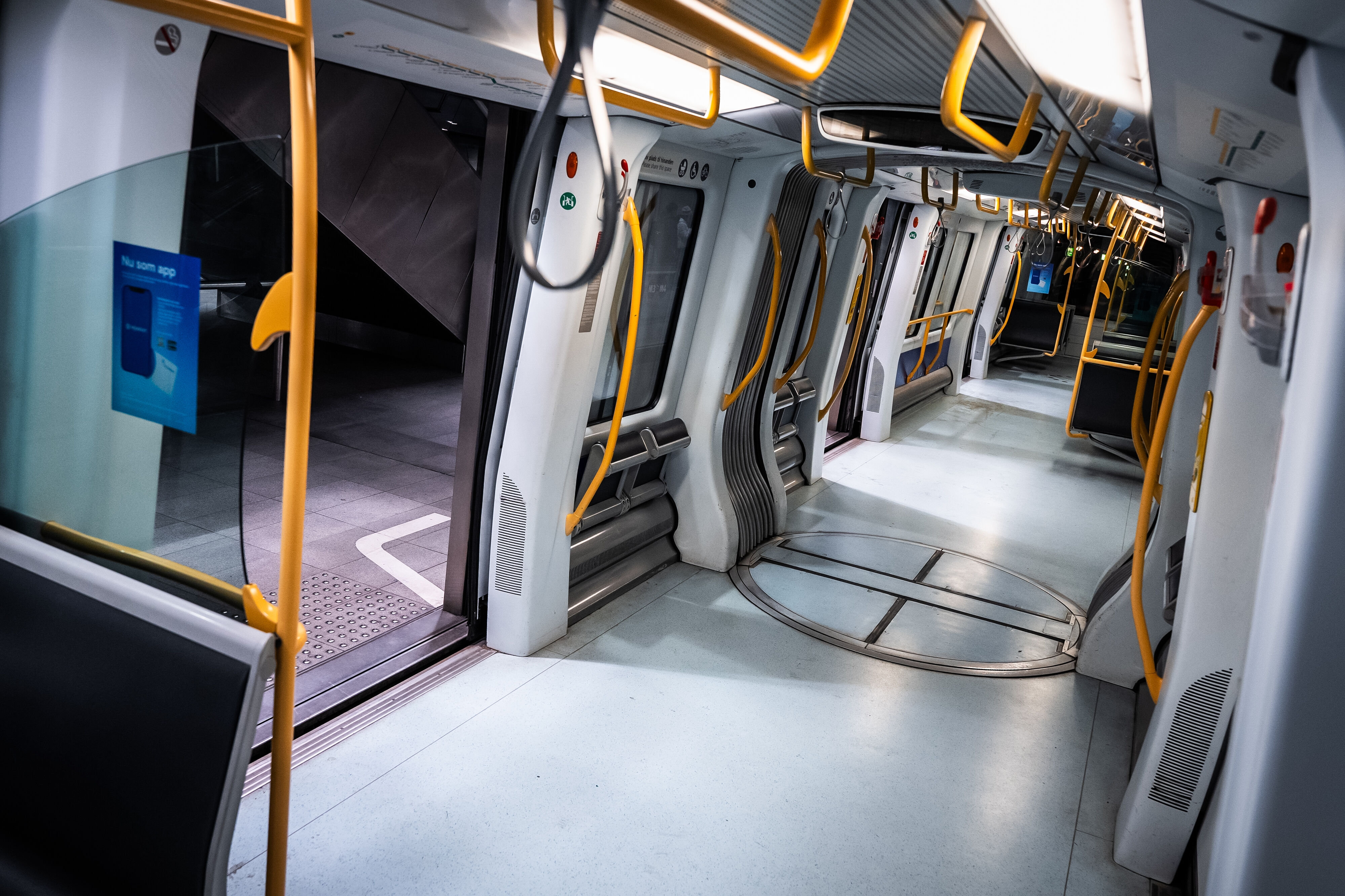 Søndag aften bliver et enkelt metrotog på metrolinjerne M1 og M2 fyldt med elektronisk musik. Det er Metroselskabet og nonprofitorganisationen Strøm, som står bag arrangementet. (Arkivfoto).