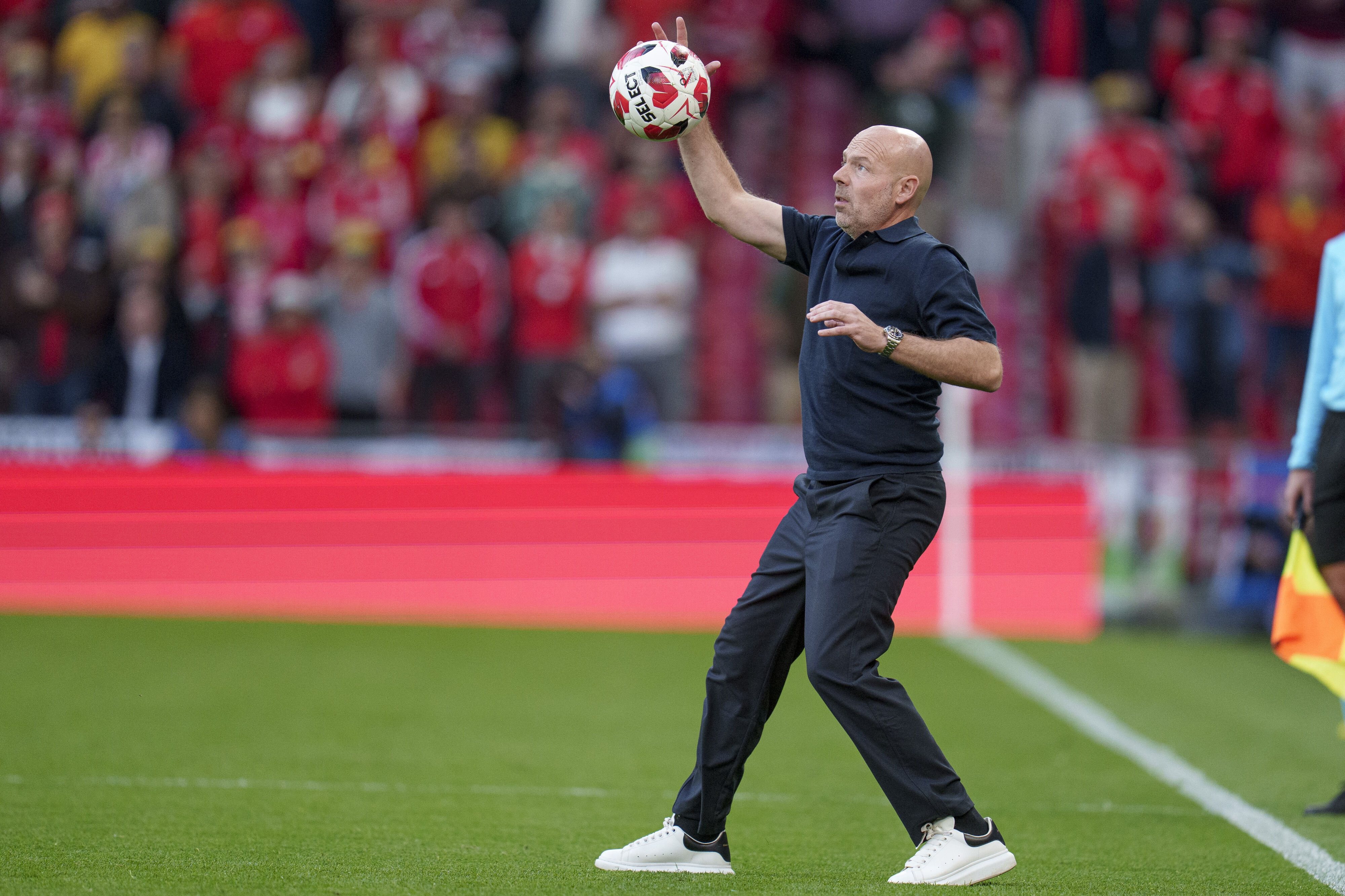 Brian Riemer havde flest rosende ord til sit hold efter 2-0-sejren over Wales, men skarpheden var en mangelvare.