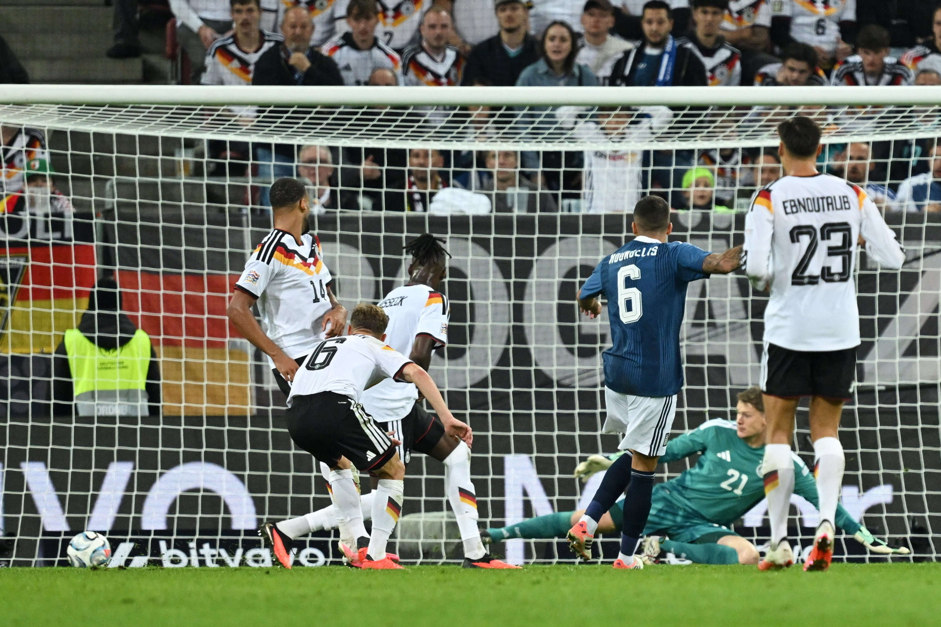 Dimitrios Kourbelis bragte Grækenland på 1-0 efter 73 minutter.